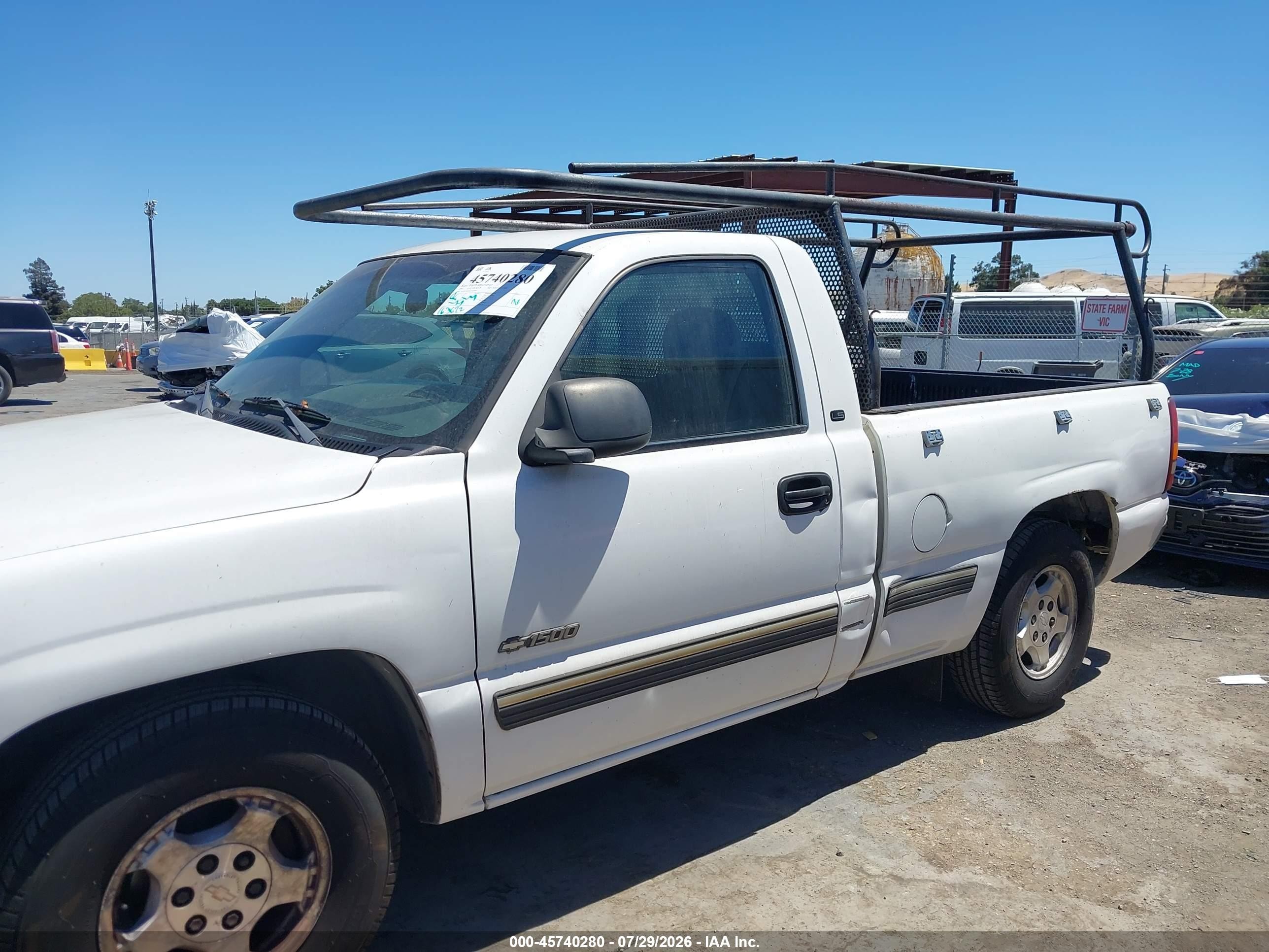 2001 Chevrolet Silverado 1500 Ls White vin: 1GCEC14V01Z233088