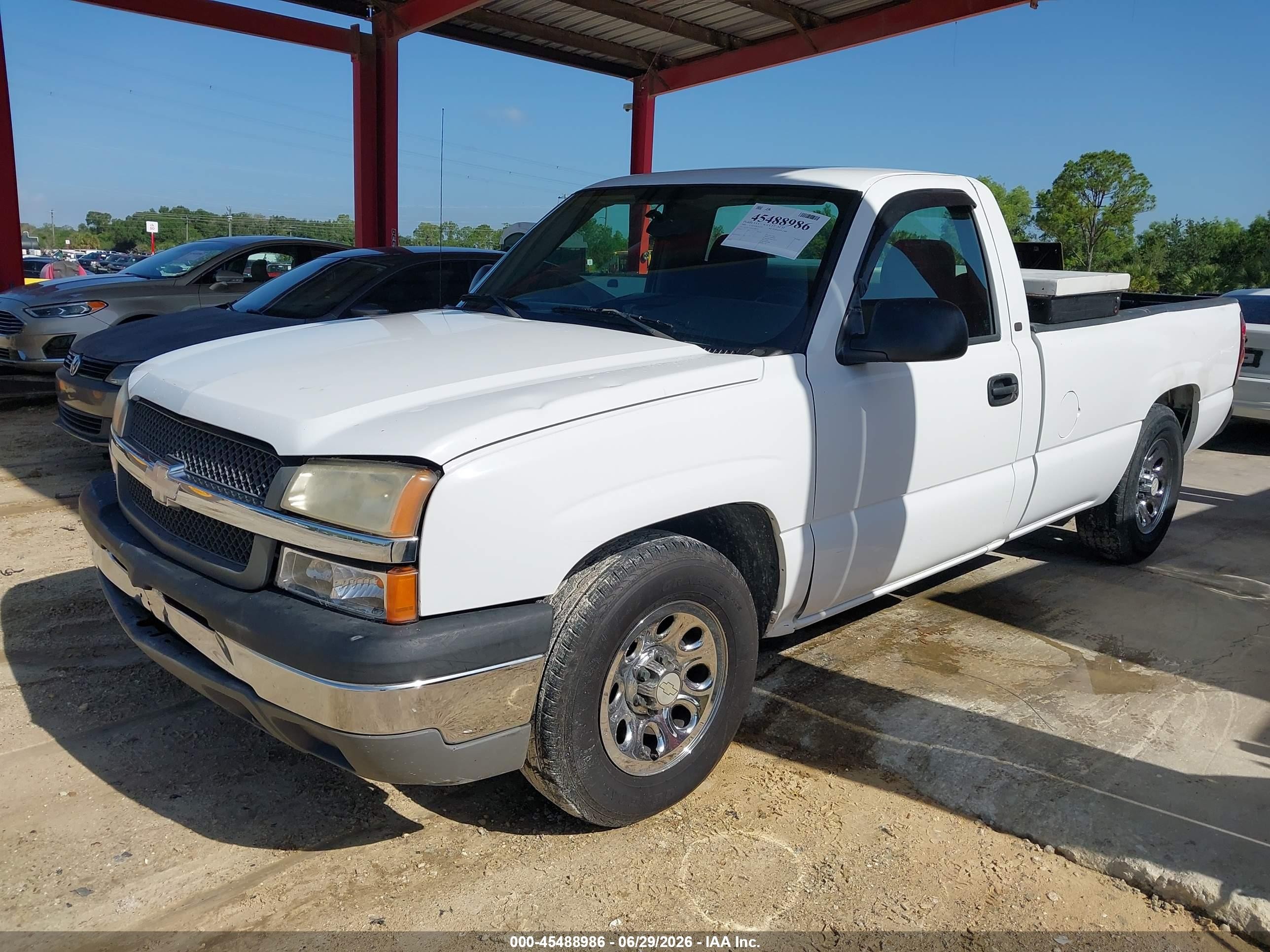 2004 Chevrolet Silverado 1500 Work Truck White vin: 1GCEC14V04Z180512