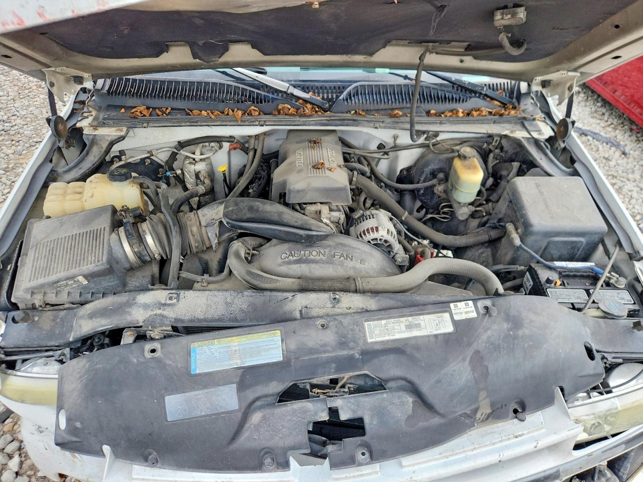 2000 Chevrolet Silverado C1500 White vin: 1GCEC14V0YE219287