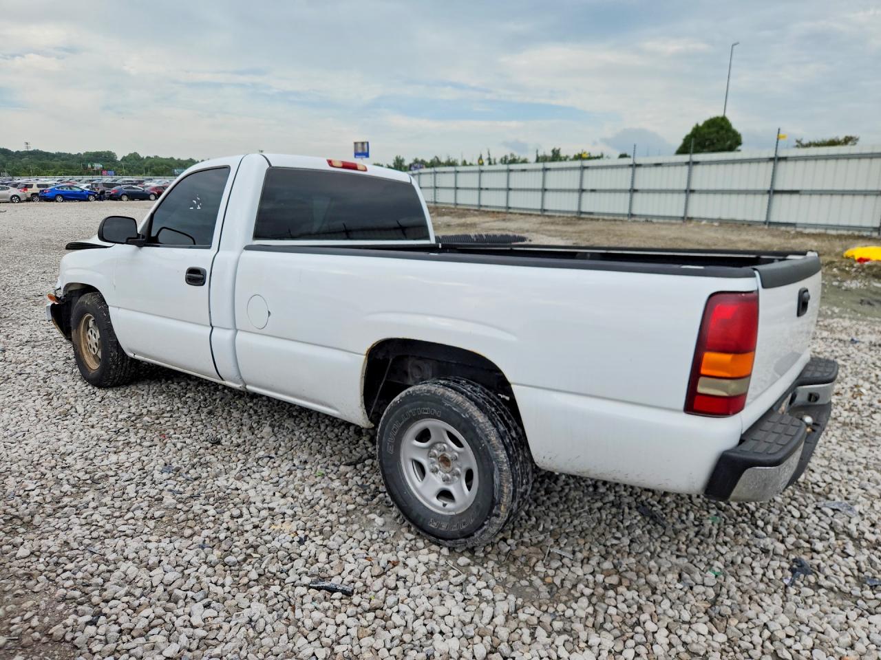 2000 Chevrolet Silverado C1500 White vin: 1GCEC14V0YE219287