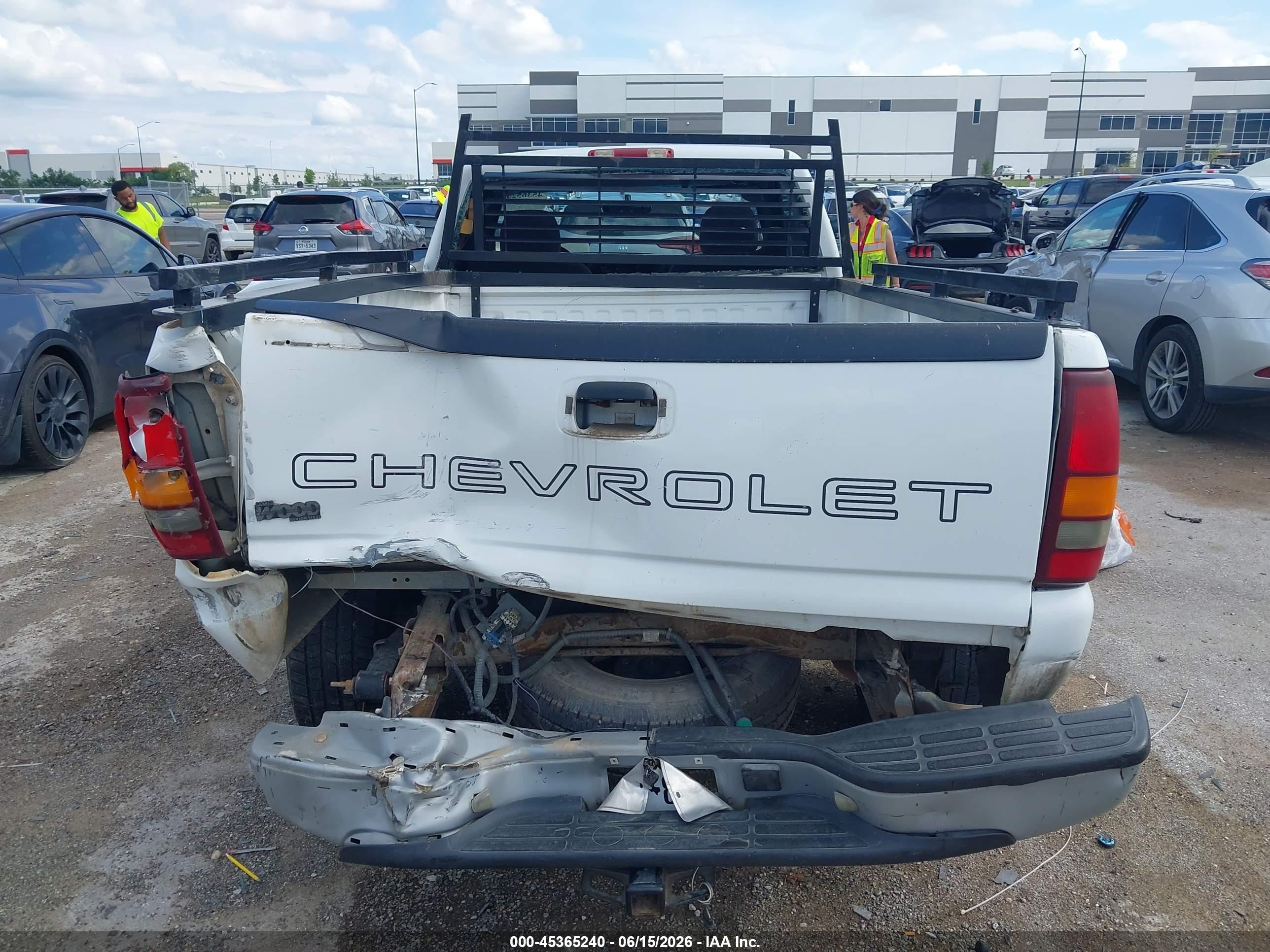 2001 Chevrolet Silverado 1500   White vin: 1GCEC14V11Z328825