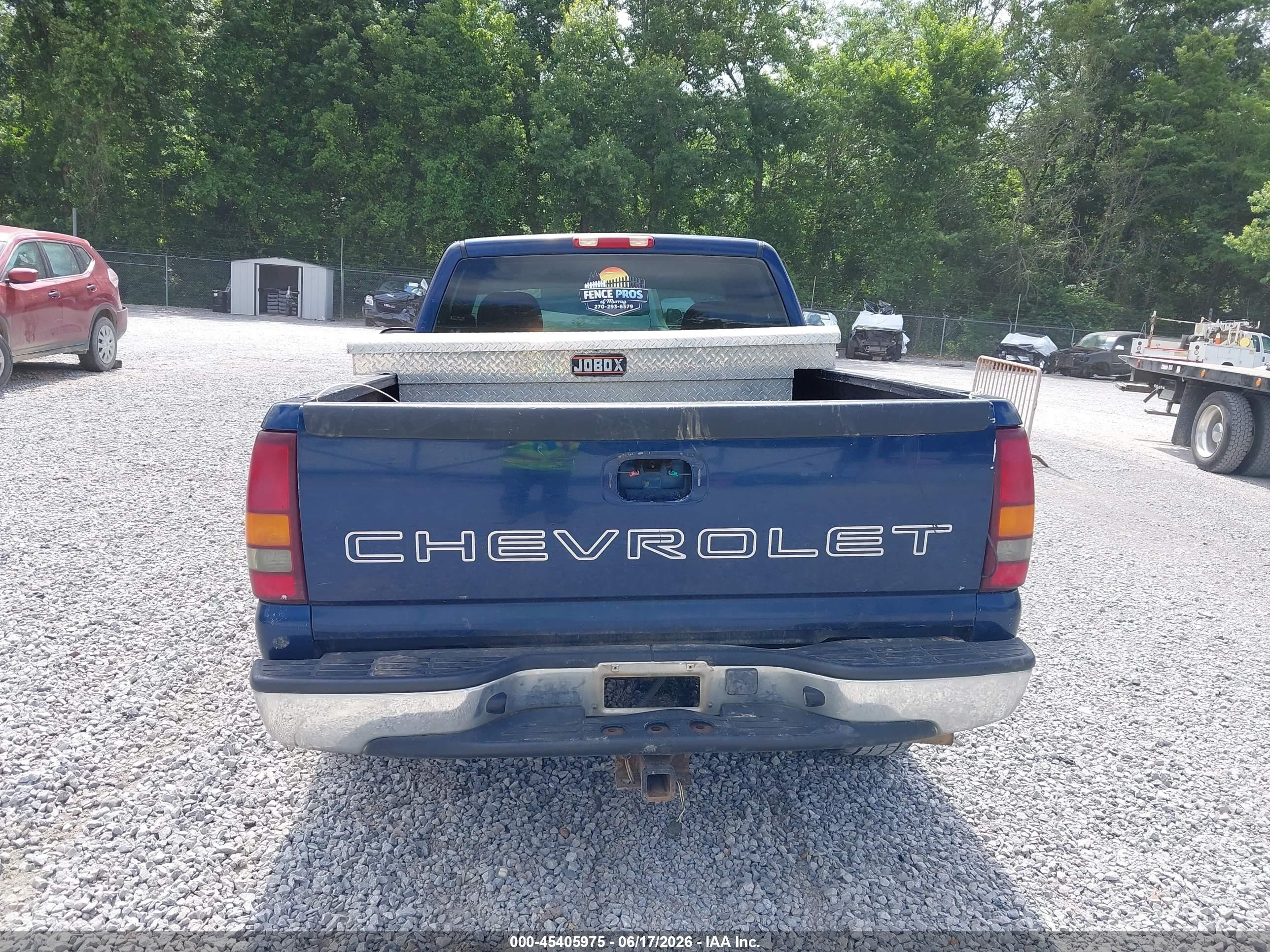 2002 Chevrolet Silverado 1500   Blue vin: 1GCEC14V12Z282060