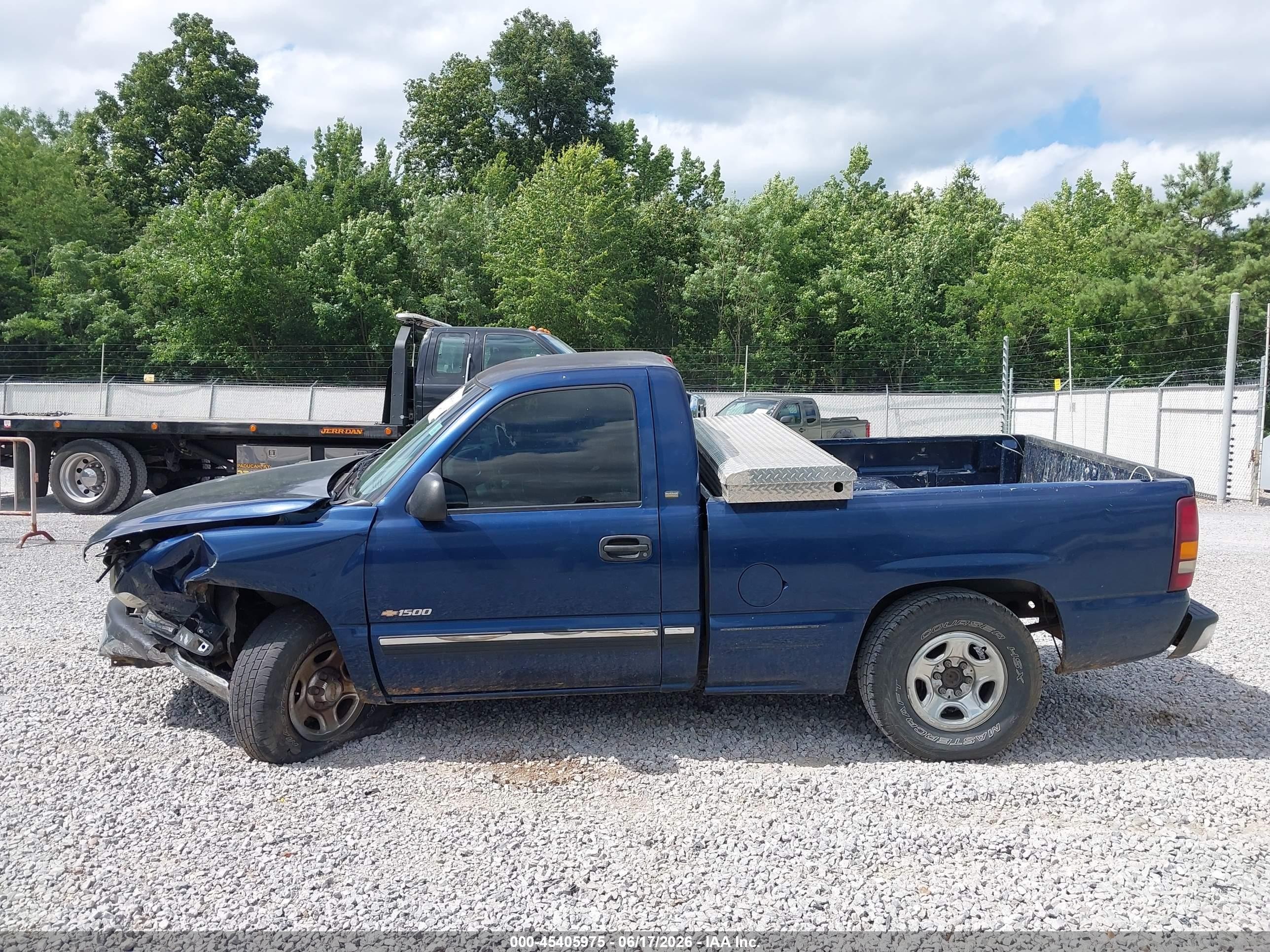 2002 Chevrolet Silverado 1500   Blue vin: 1GCEC14V12Z282060