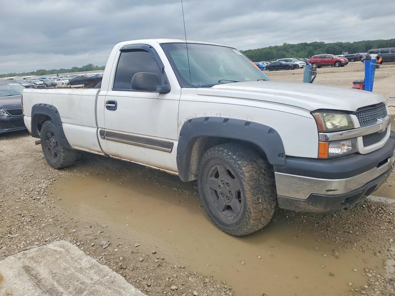 2003 Chevrolet Silverado C1500 White vin: 1GCEC14V13Z102285