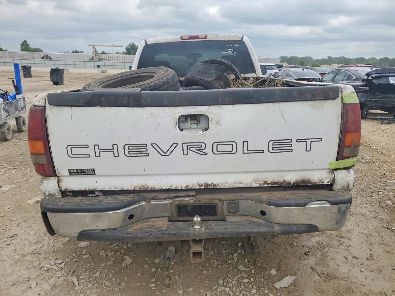 2003 Chevrolet Silverado C1500 White vin: 1GCEC14V13Z102285