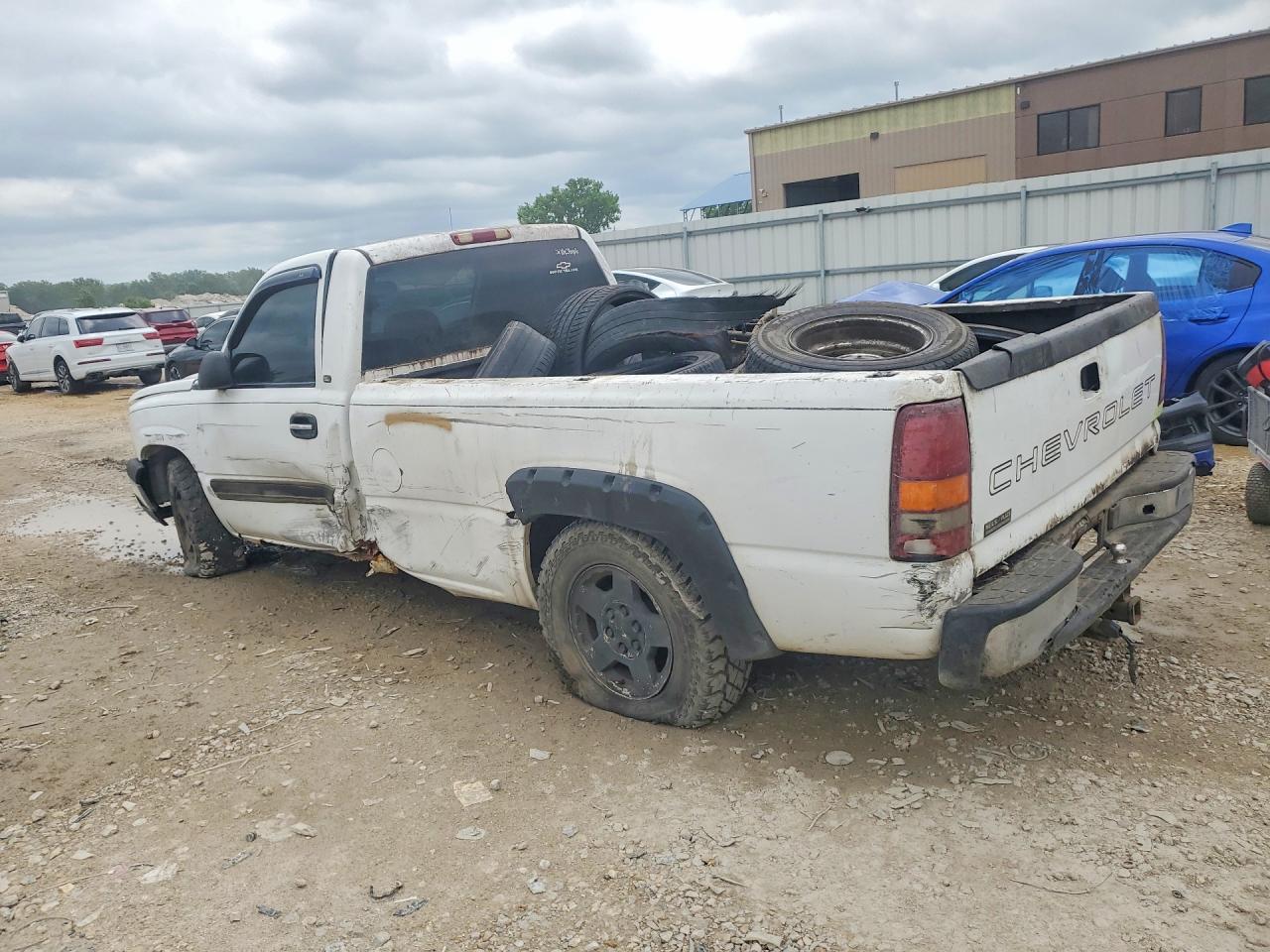 2003 Chevrolet Silverado C1500 White vin: 1GCEC14V13Z102285