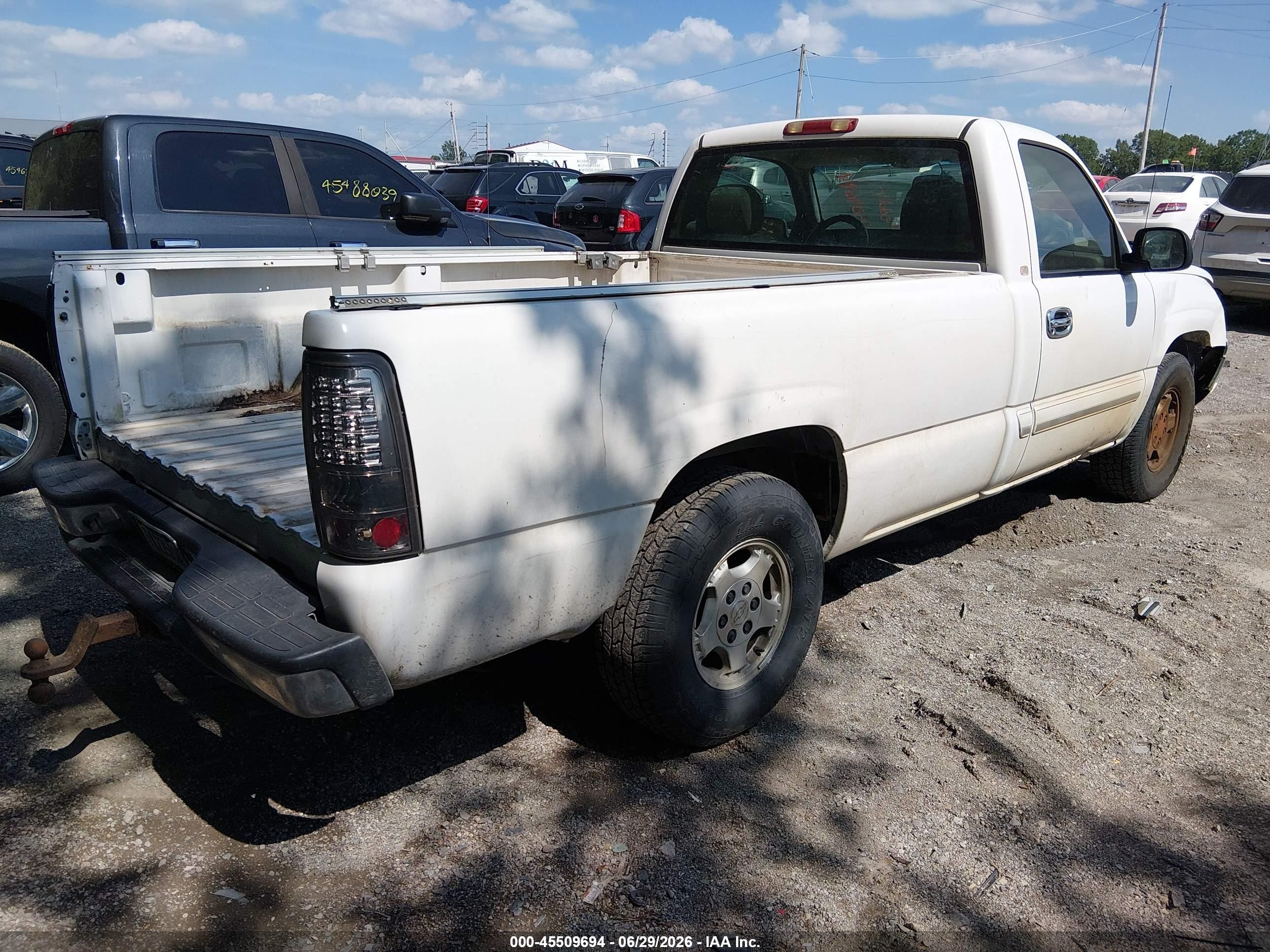 2003 Chevrolet Silverado 1500 Ls White vin: 1GCEC14V13Z113786