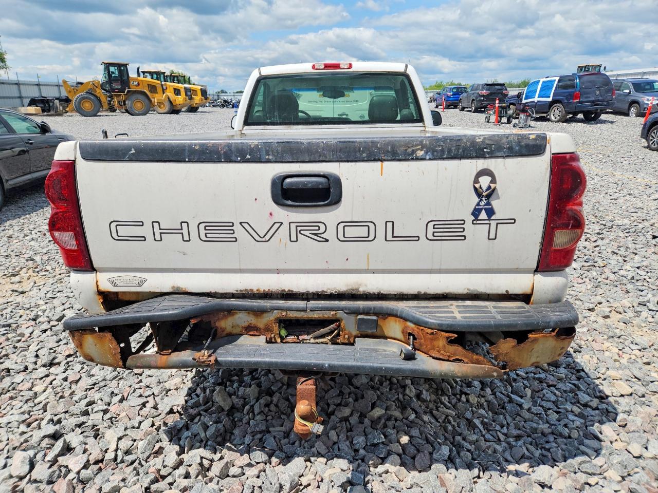 2003 Chevrolet Silverado C1500 White vin: 1GCEC14V23E360385