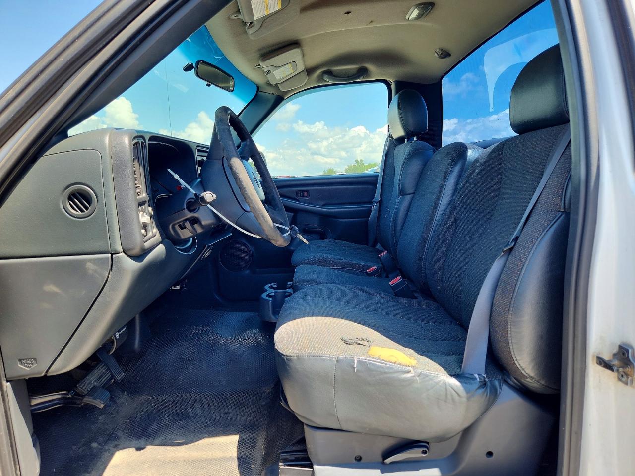 2001 Chevrolet Silverado C1500 Белый vin: 1GCEC14V31E168101