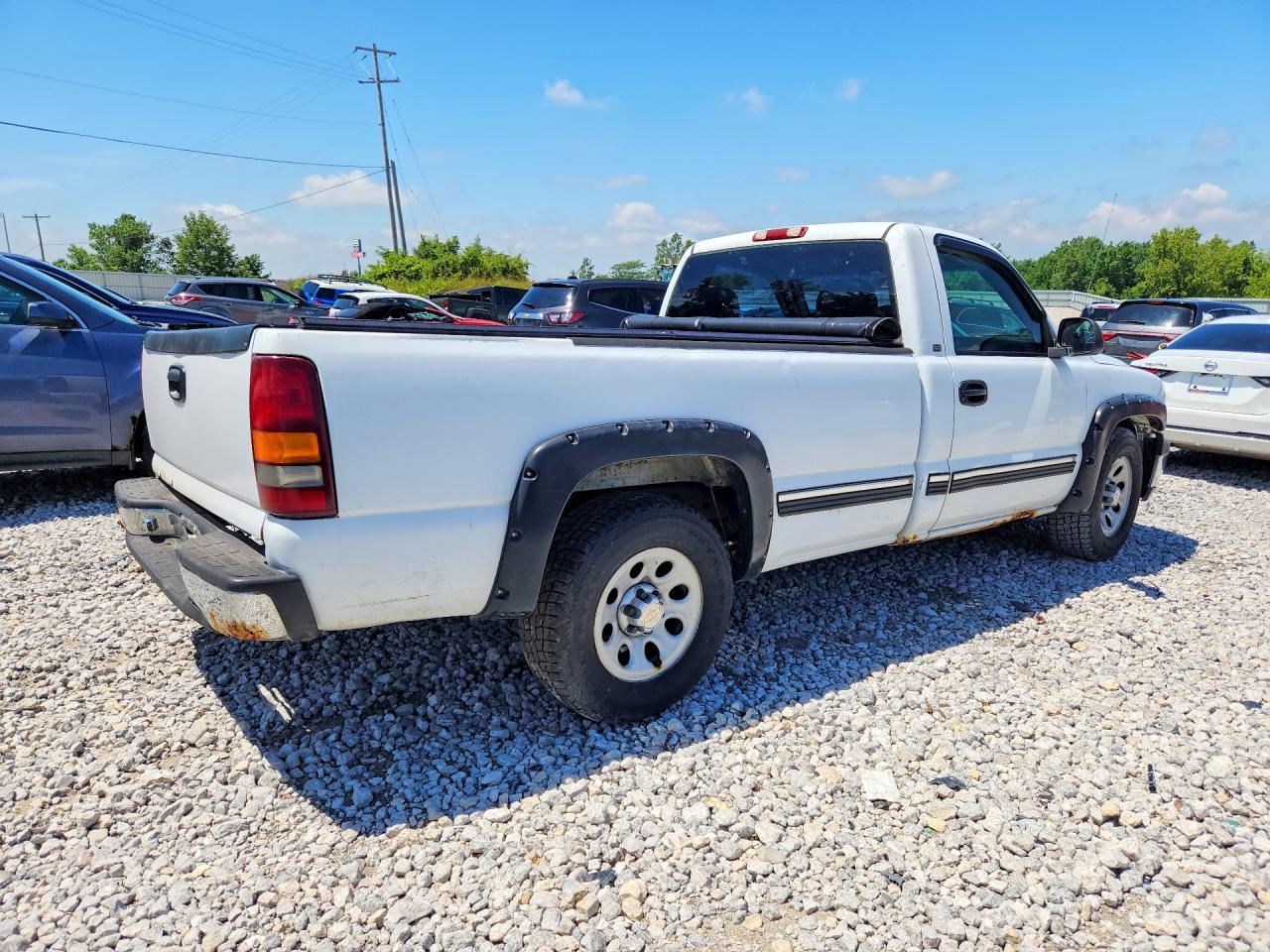 2001 Chevrolet Silverado C1500 Белый vin: 1GCEC14V31E168101