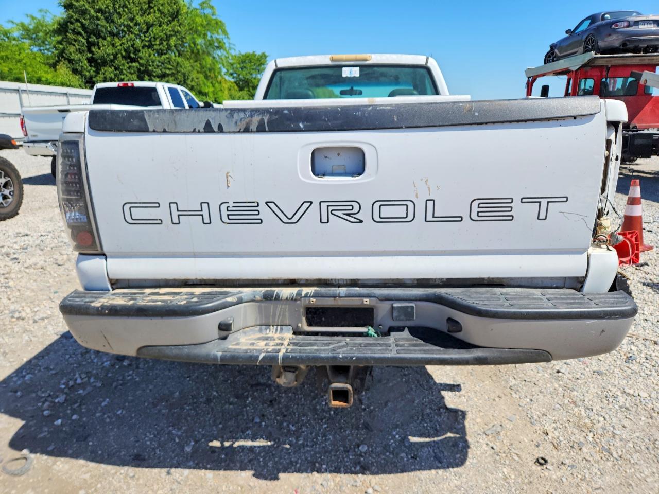 2002 Chevrolet Silverado C1500 White vin: 1GCEC14V32E186552