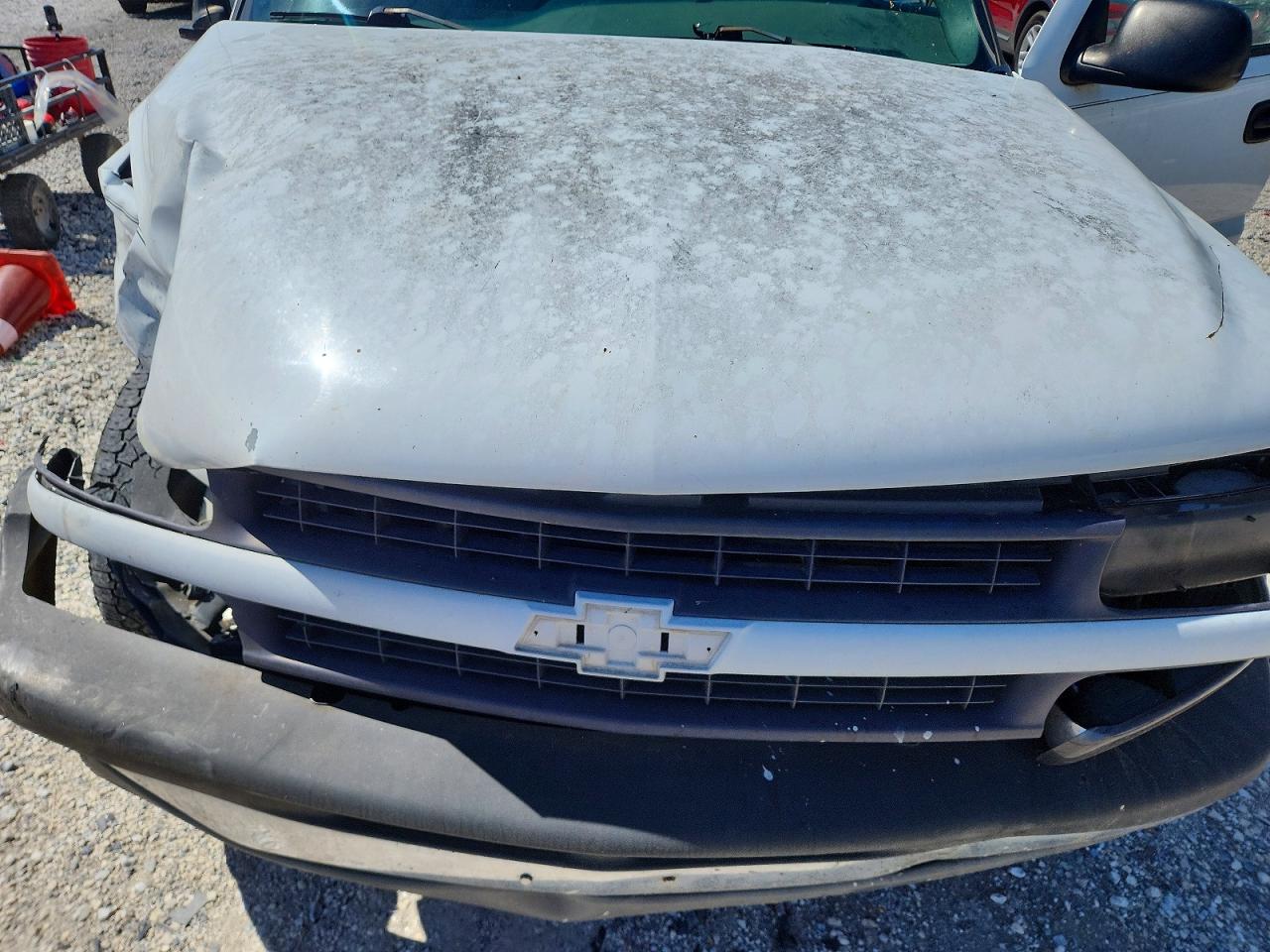 2002 Chevrolet Silverado C1500 White vin: 1GCEC14V32E186552