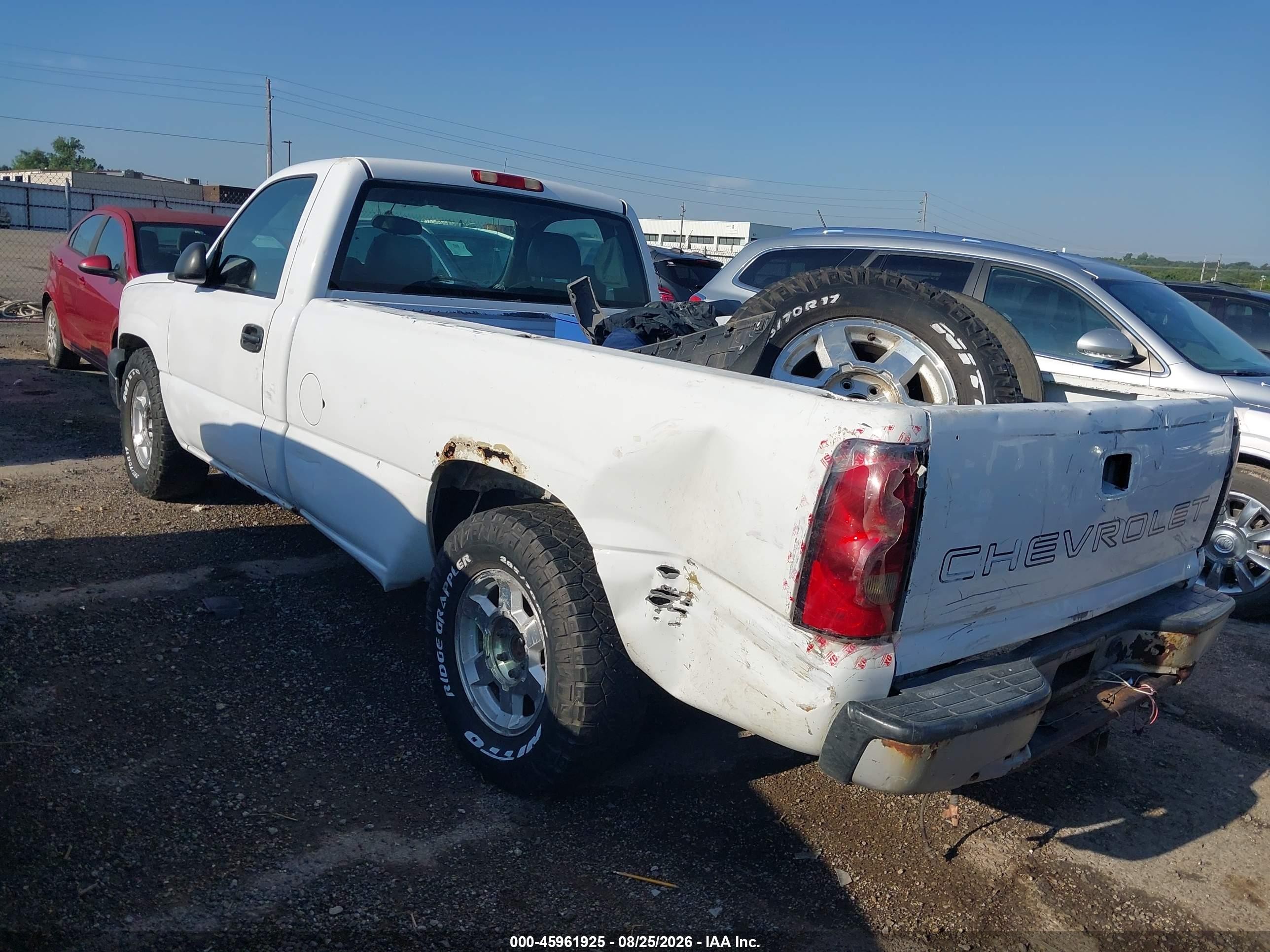 2005 Chevrolet Silverado 1500 Work Truck White vin: 1GCEC14V35E181100
