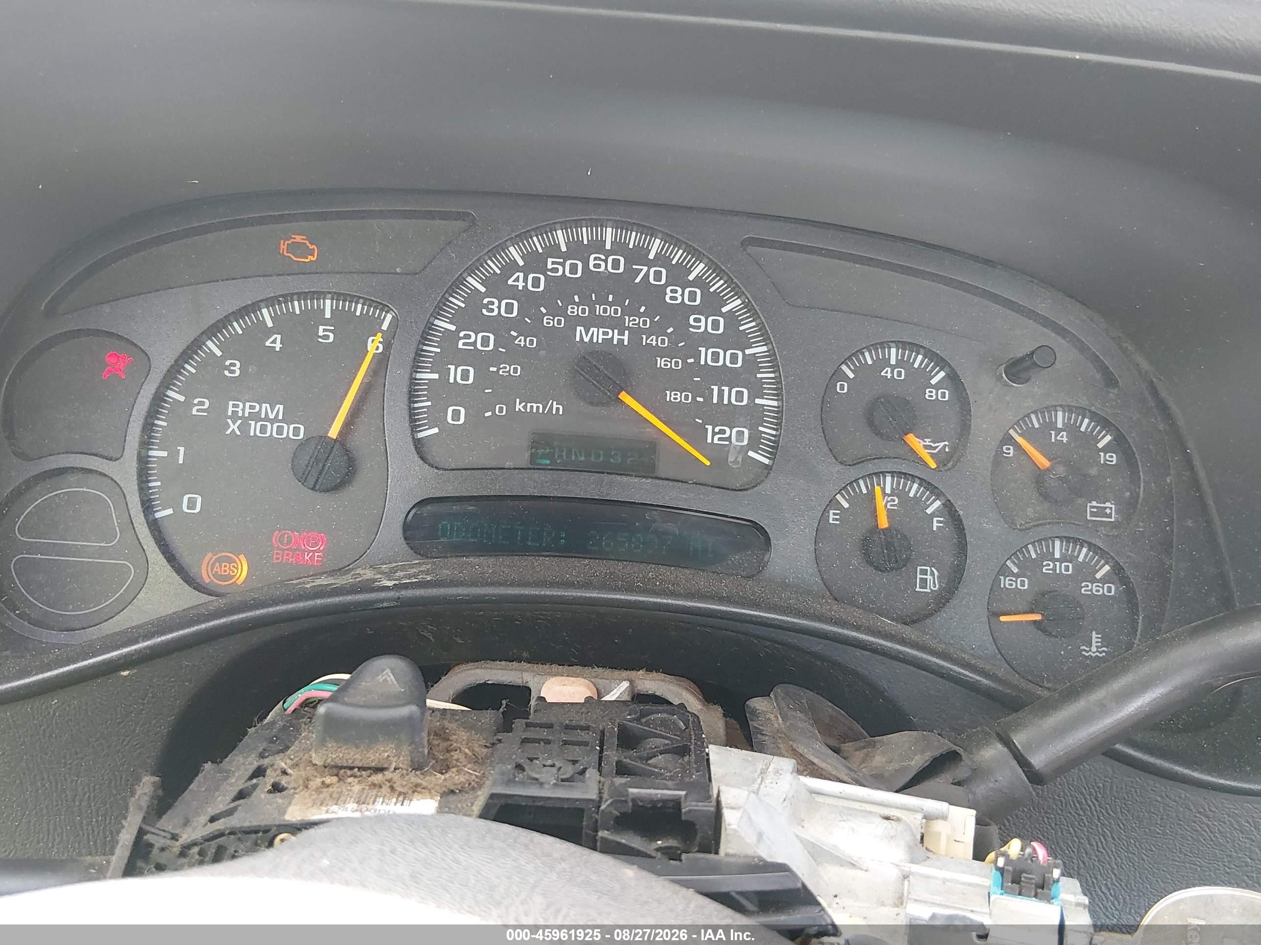 2005 Chevrolet Silverado 1500 Work Truck White vin: 1GCEC14V35E181100