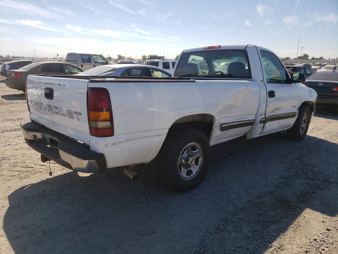 2000 Chevrolet Silverado C1500 White vin: 1GCEC14V3YE274753