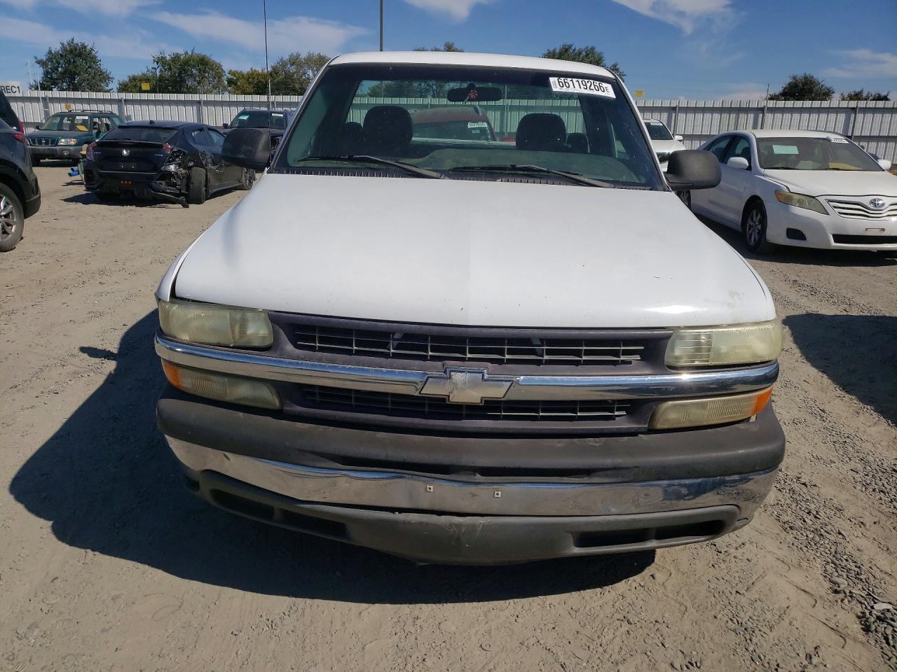 2000 Chevrolet Silverado C1500 White vin: 1GCEC14V3YE274753