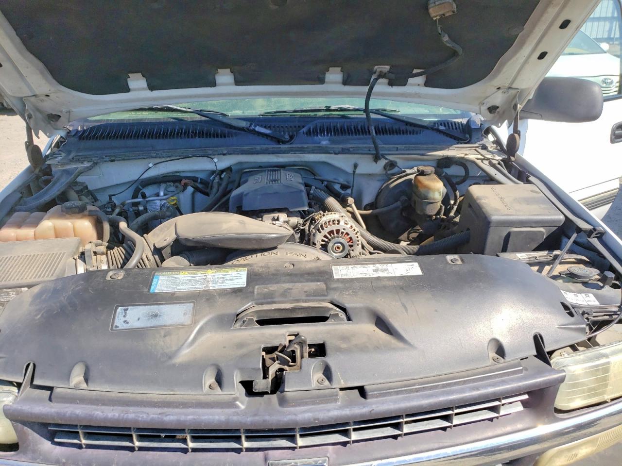 2000 Chevrolet Silverado C1500 White vin: 1GCEC14V3YE274753