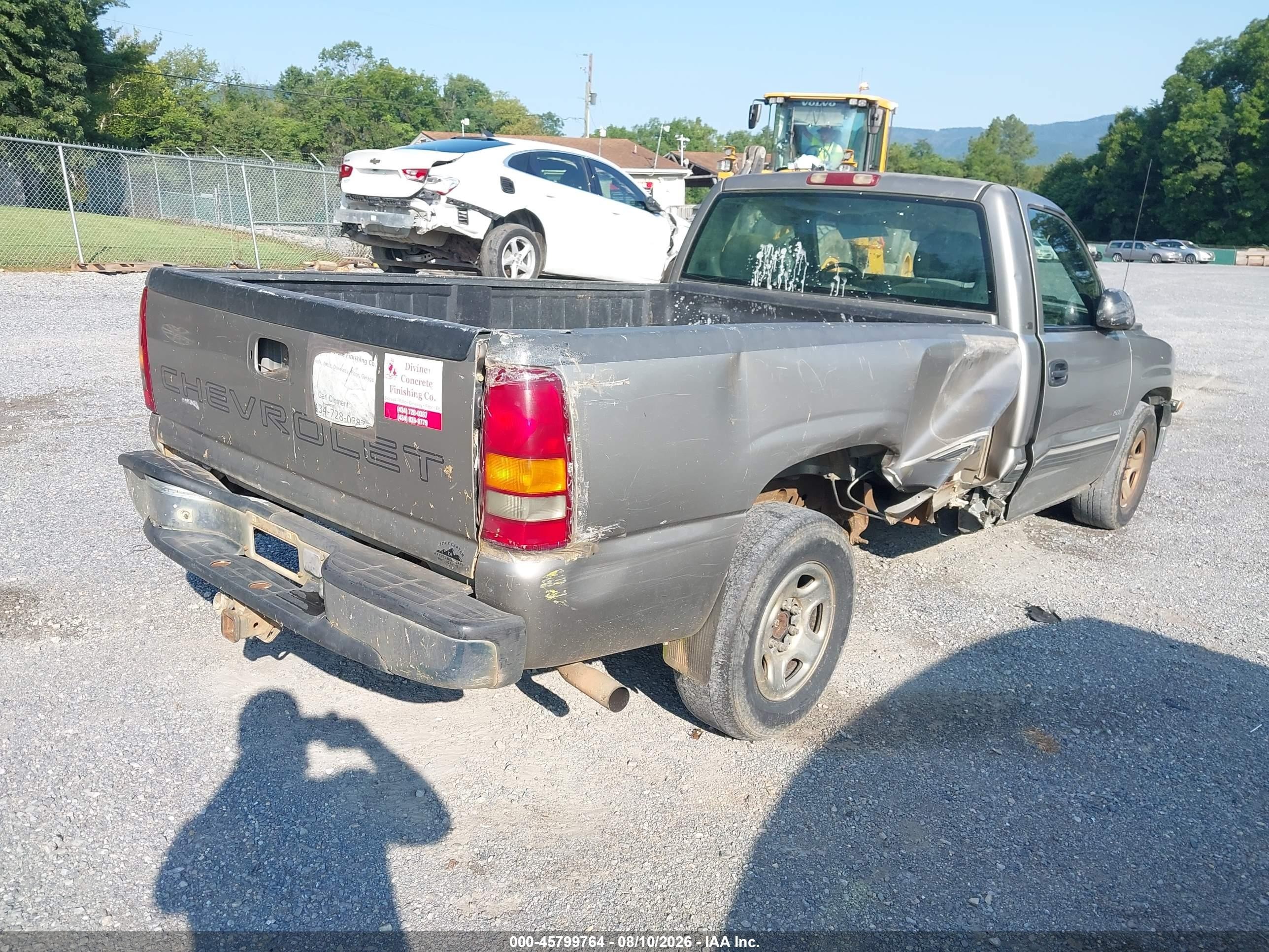 2000 Chevrolet Silverado 1500   Silver vin: 1GCEC14V3YE373265