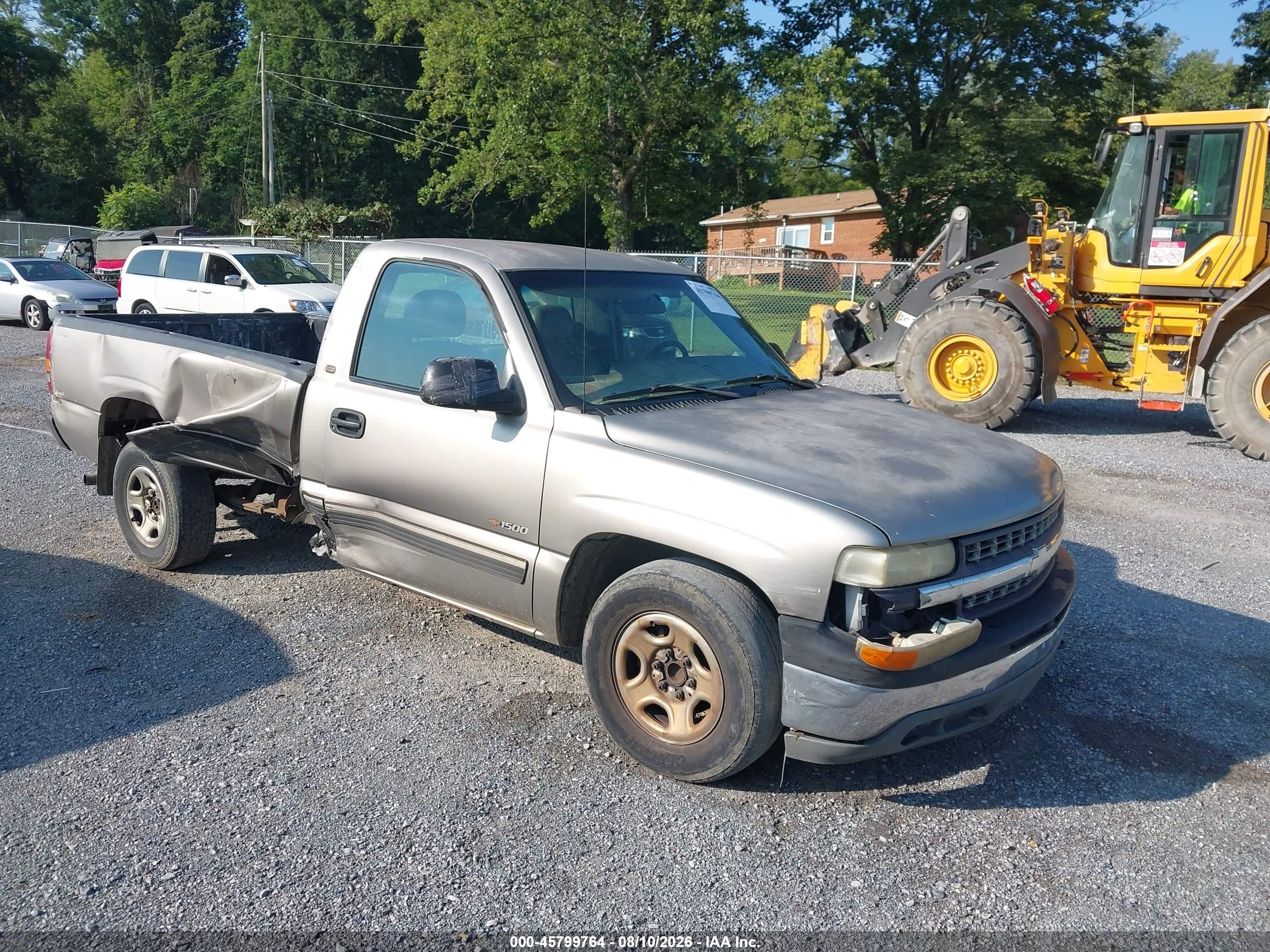 2000 Chevrolet Silverado 1500   Silver vin: 1GCEC14V3YE373265