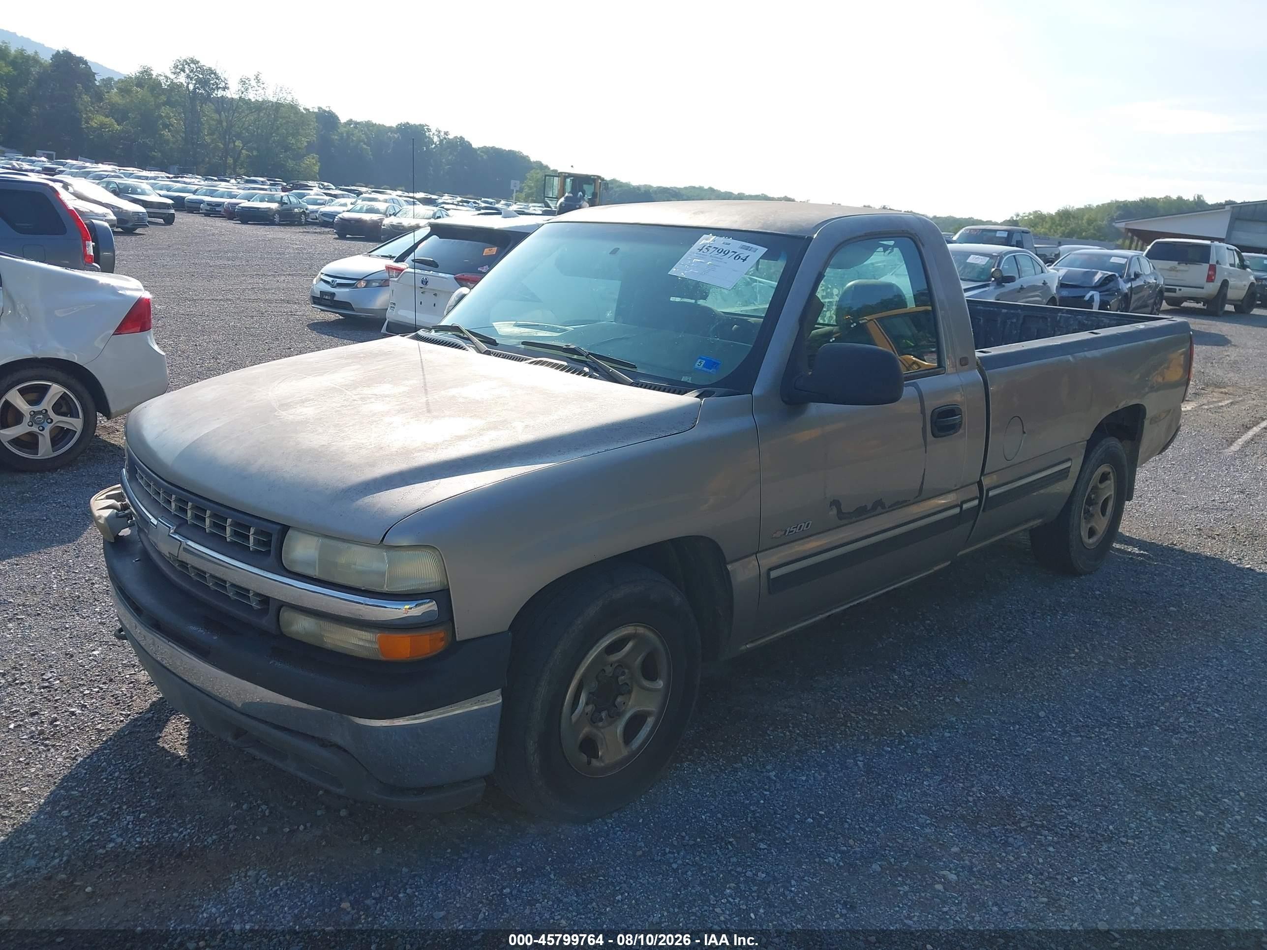 2000 Chevrolet Silverado 1500   Silver vin: 1GCEC14V3YE373265