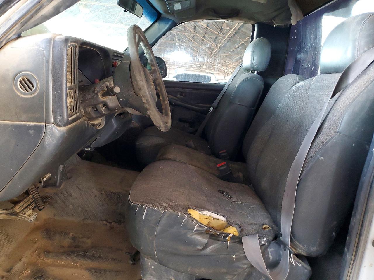 2000 Chevrolet Silverado C1500 White vin: 1GCEC14V3YE407477