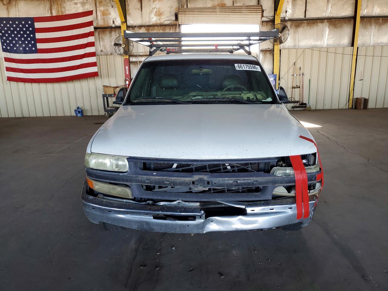 2000 Chevrolet Silverado C1500 White vin: 1GCEC14V3YE407477