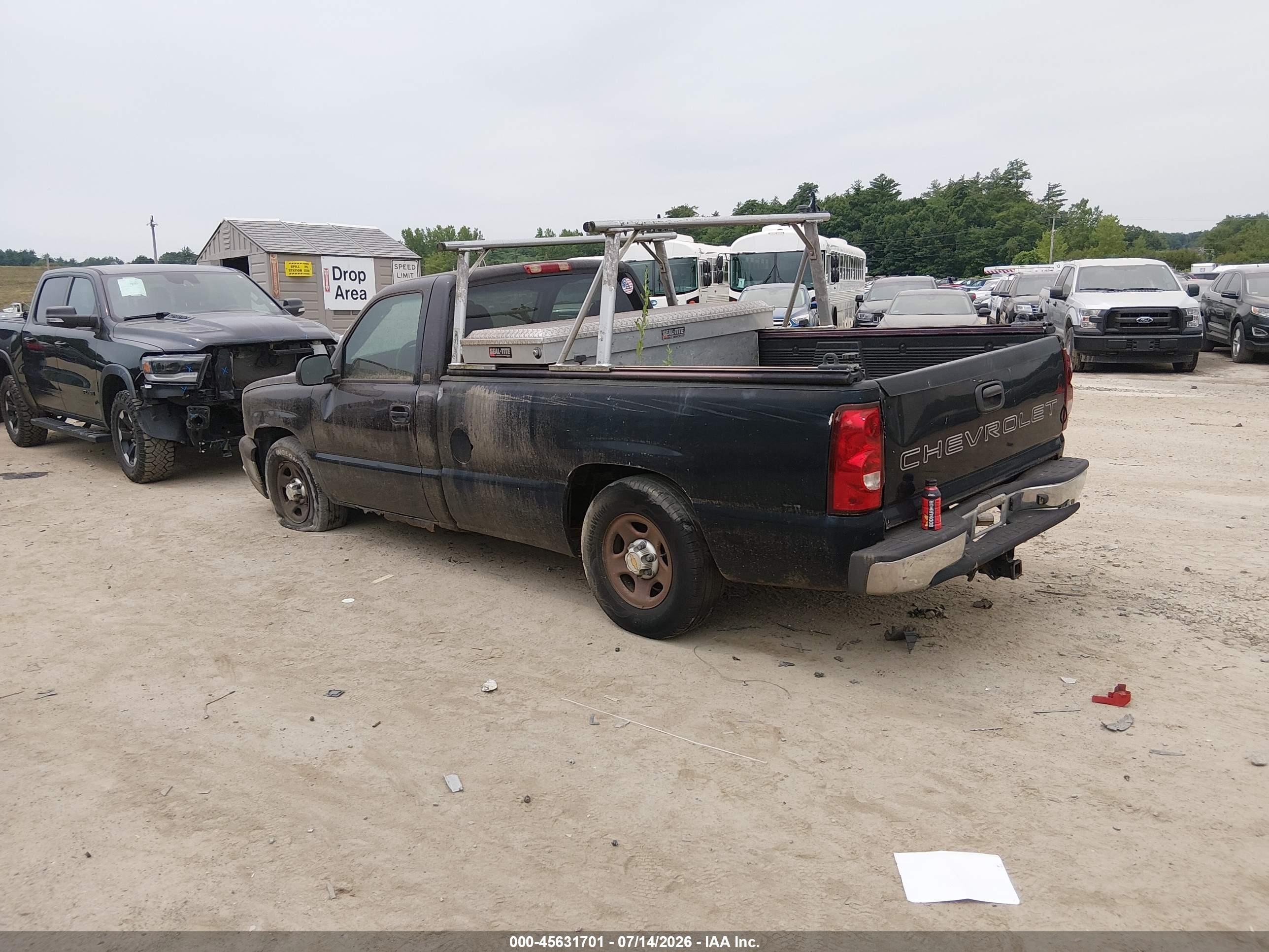 2003 Chevrolet Silverado 1500   Black vin: 1GCEC14V43E365569