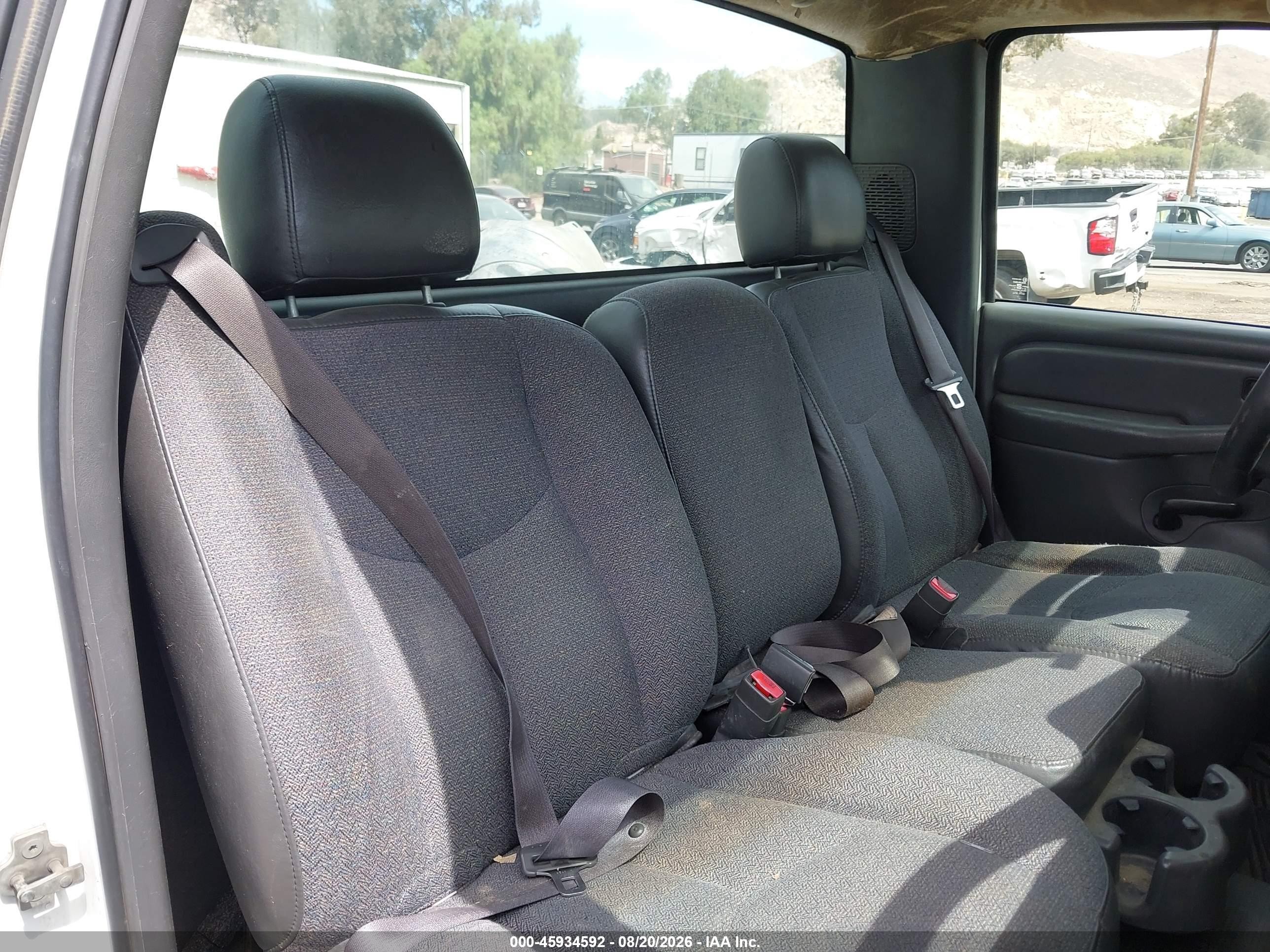 2004 Chevrolet Silverado 1500 Work Truck White vin: 1GCEC14V44Z292973
