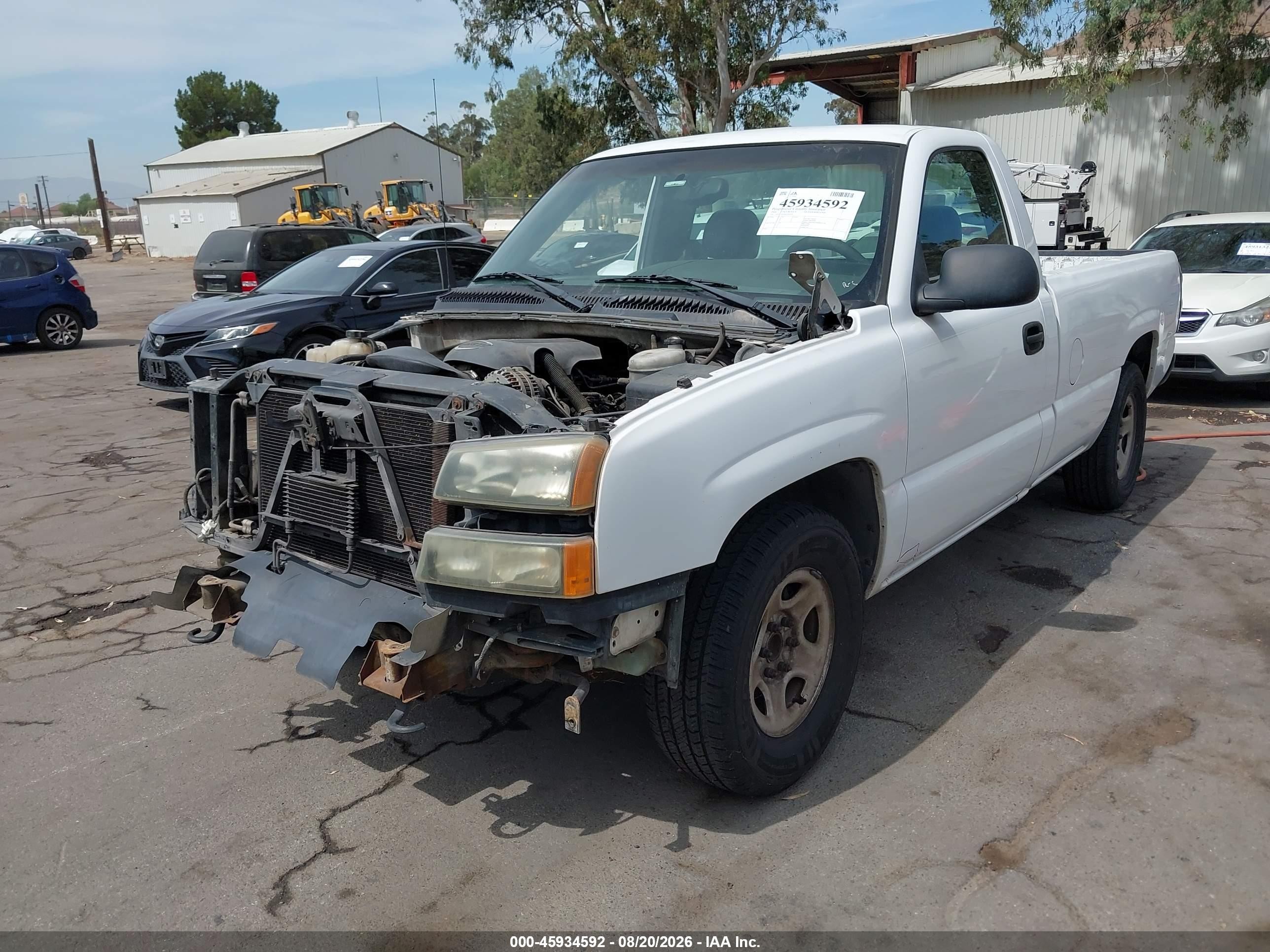 2004 Chevrolet Silverado 1500 Work Truck White vin: 1GCEC14V44Z292973