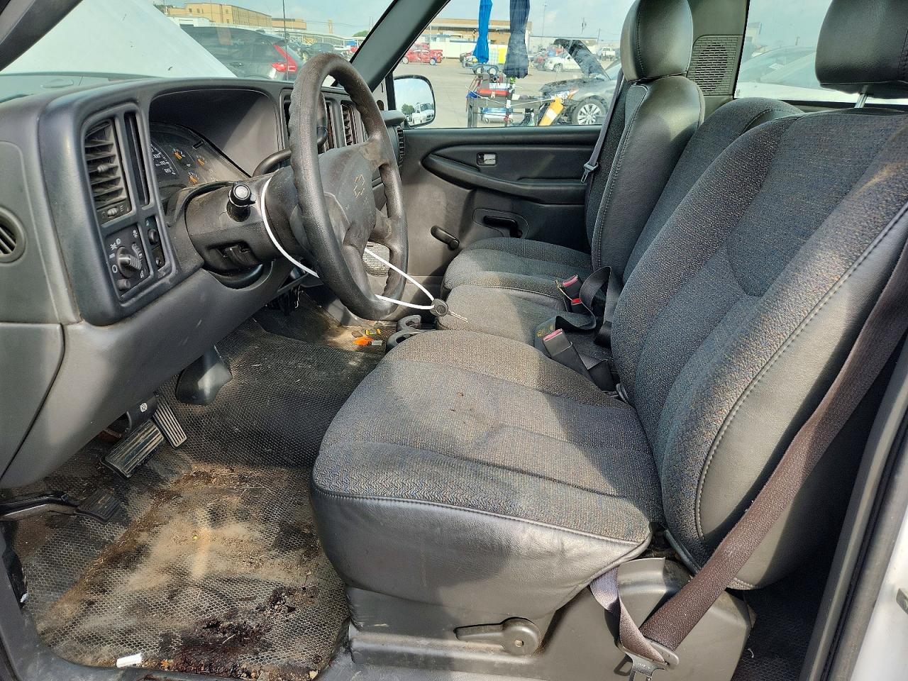 2004 Chevrolet Silverado C1500 White vin: 1GCEC14V44Z347891