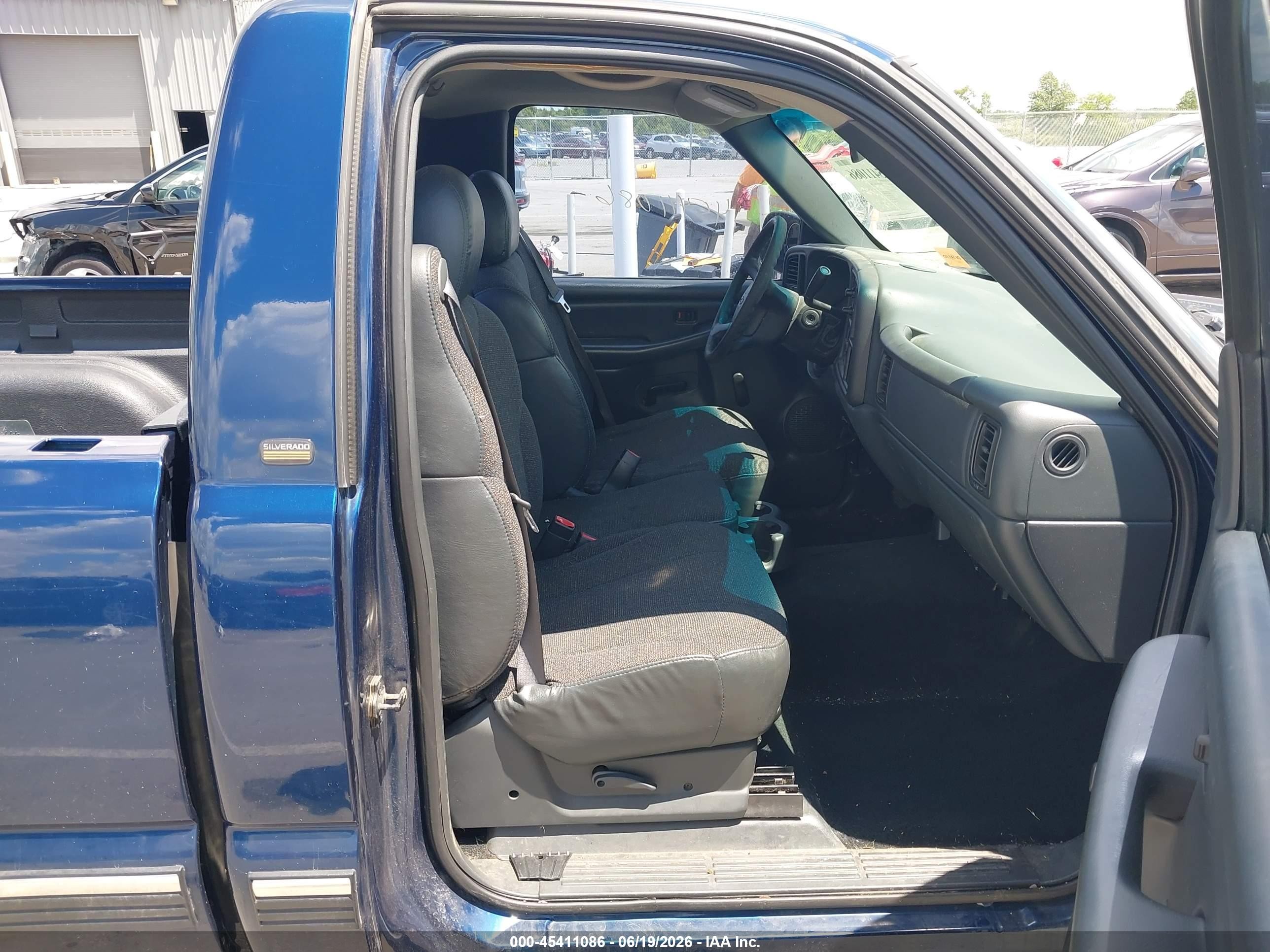 2002 Chevrolet Silverado 1500   Синий vin: 1GCEC14V52Z295507