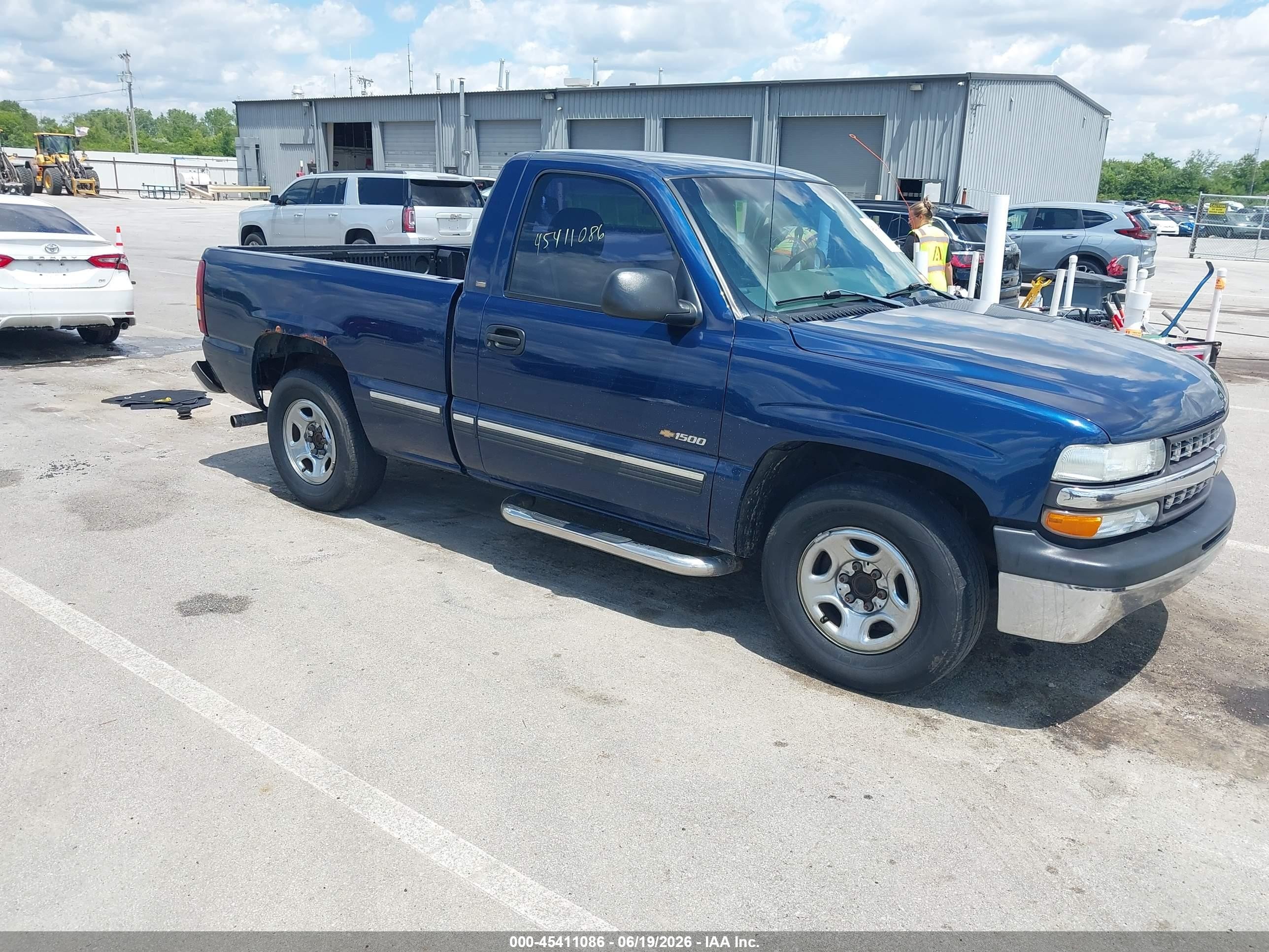 2002 Chevrolet Silverado 1500   Blue vin: 1GCEC14V52Z295507