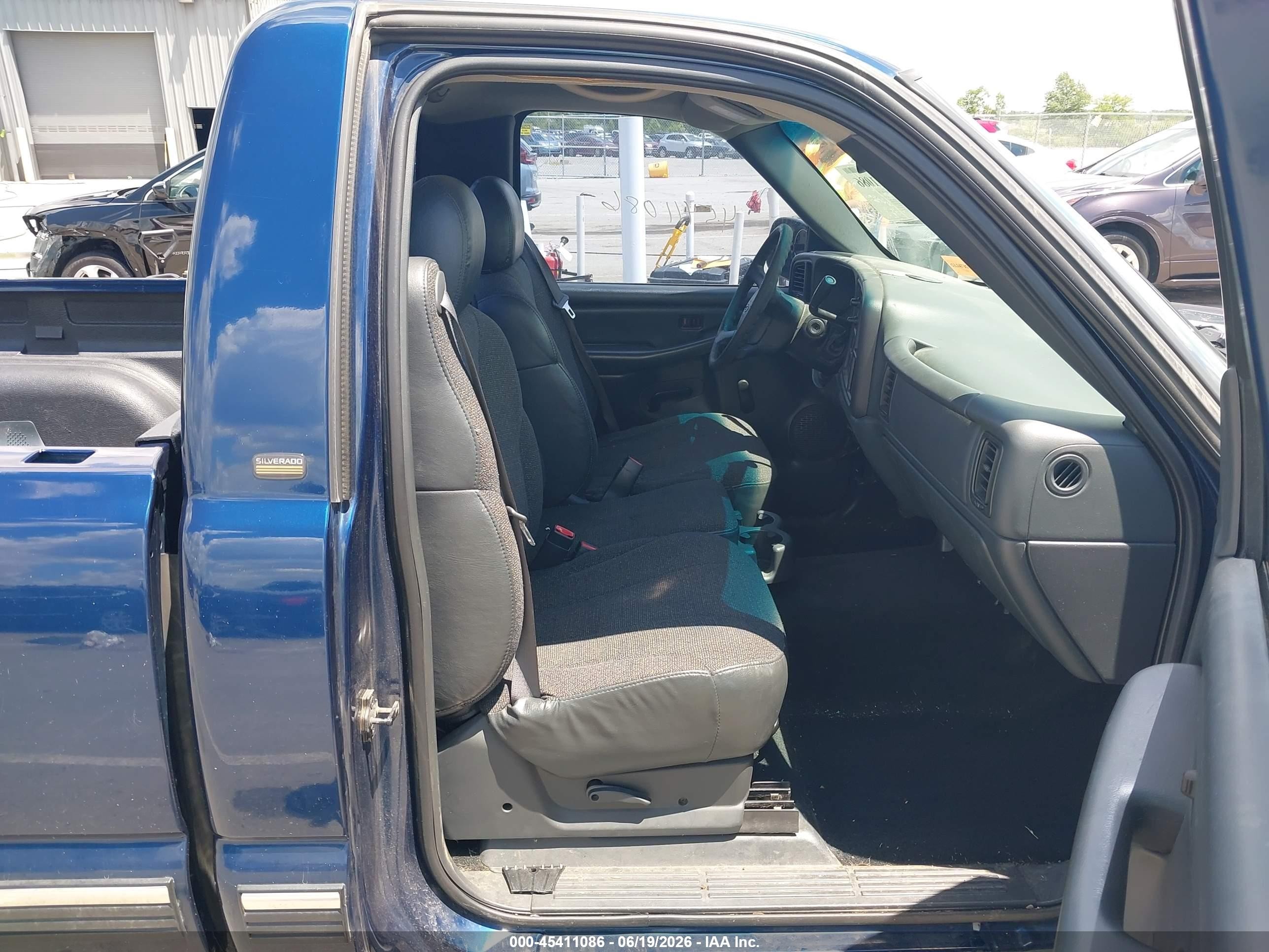 2002 Chevrolet Silverado 1500   Синий vin: 1GCEC14V52Z295507