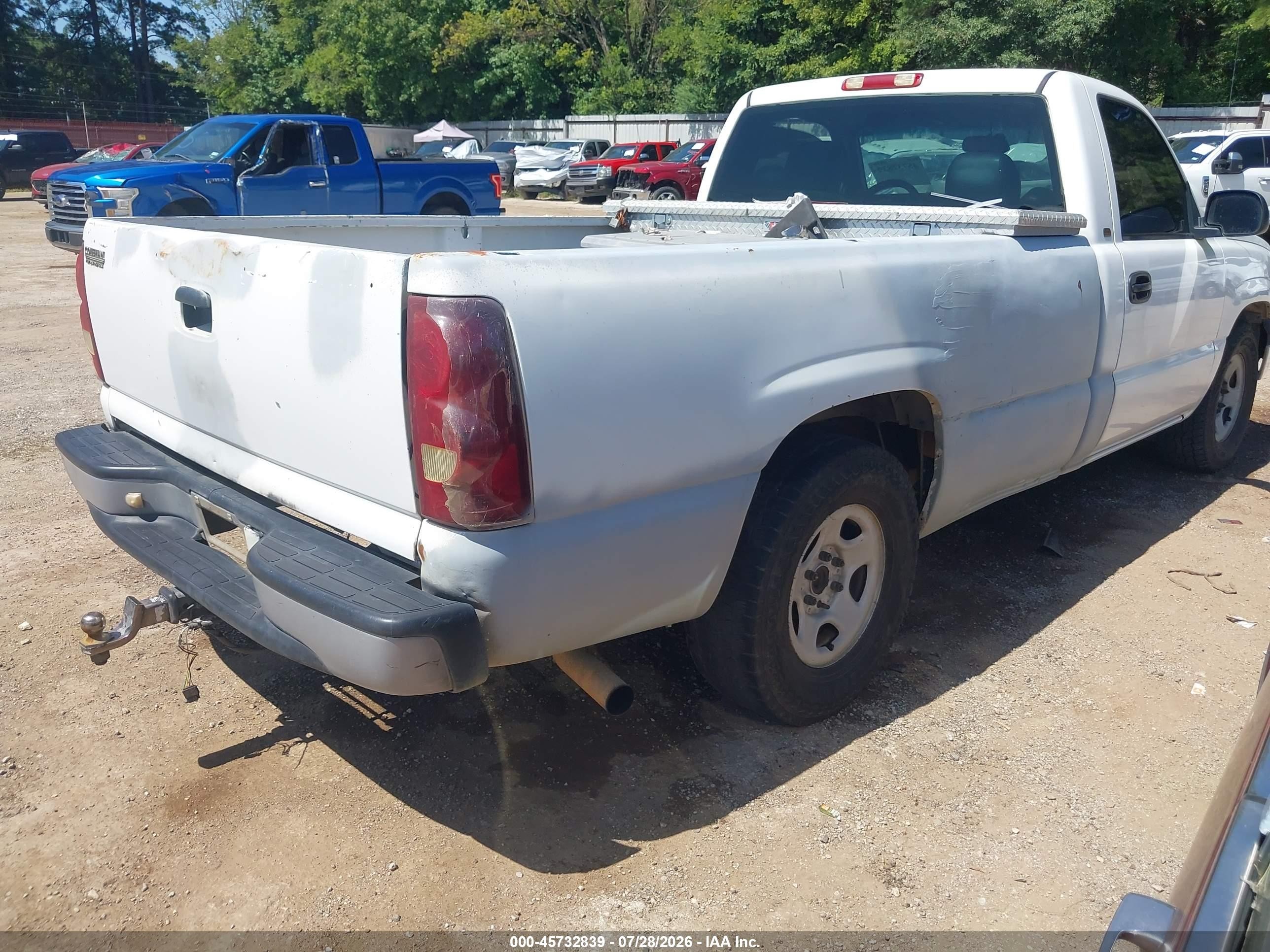 2003 Chevrolet Silverado 1500 Work Truck White vin: 1GCEC14V53Z170525