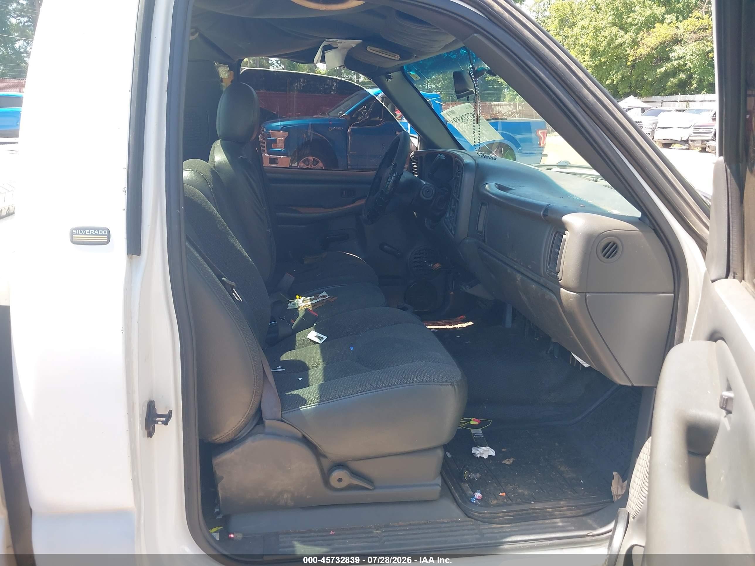 2003 Chevrolet Silverado 1500 Work Truck White vin: 1GCEC14V53Z170525