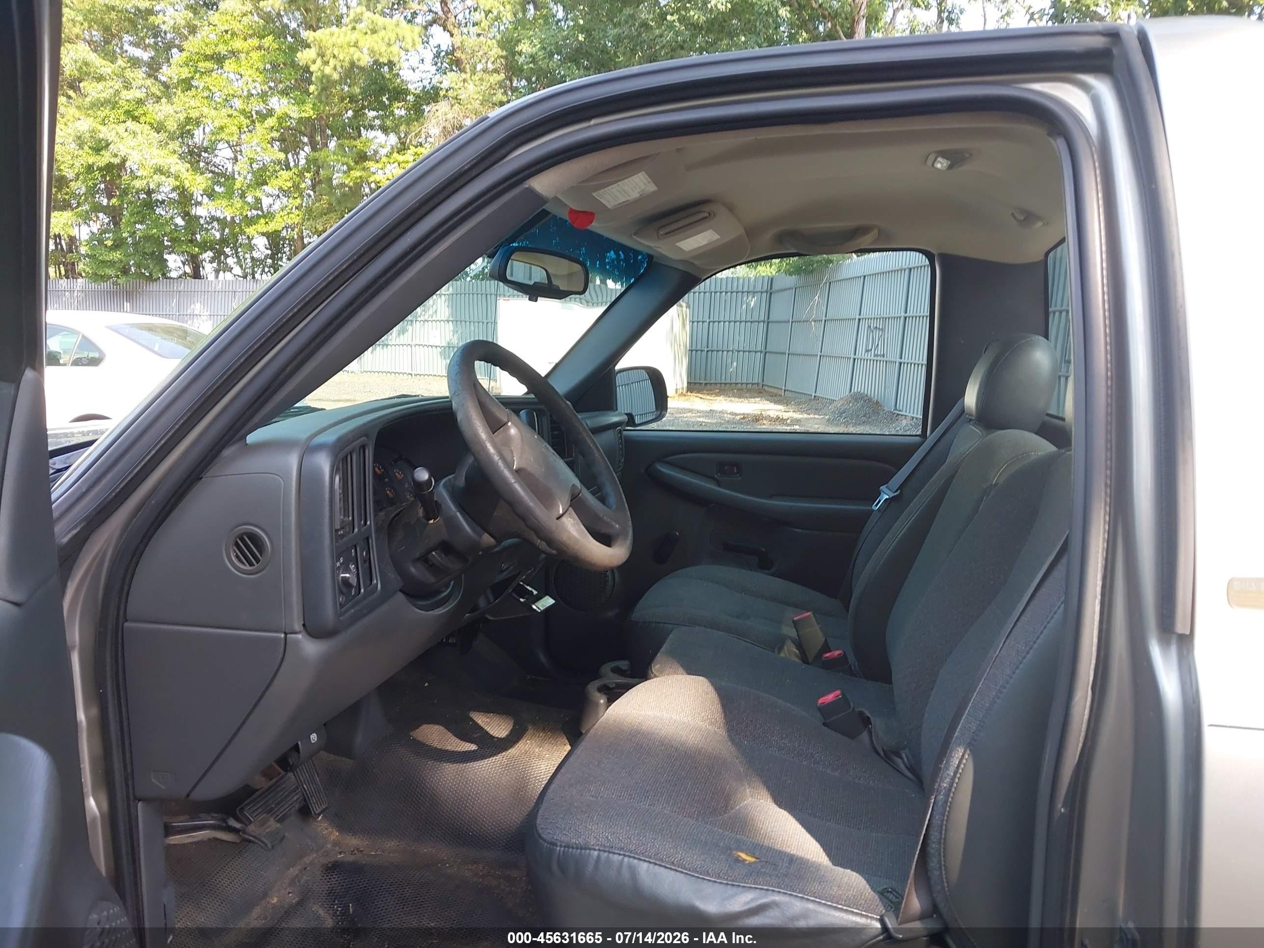 2003 Chevrolet Silverado 1500 Work Truck Silver vin: 1GCEC14V53Z194968