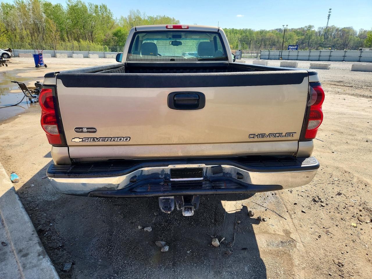 2004 Chevrolet Silverado C1500 Cream vin: 1GCEC14V54Z294361