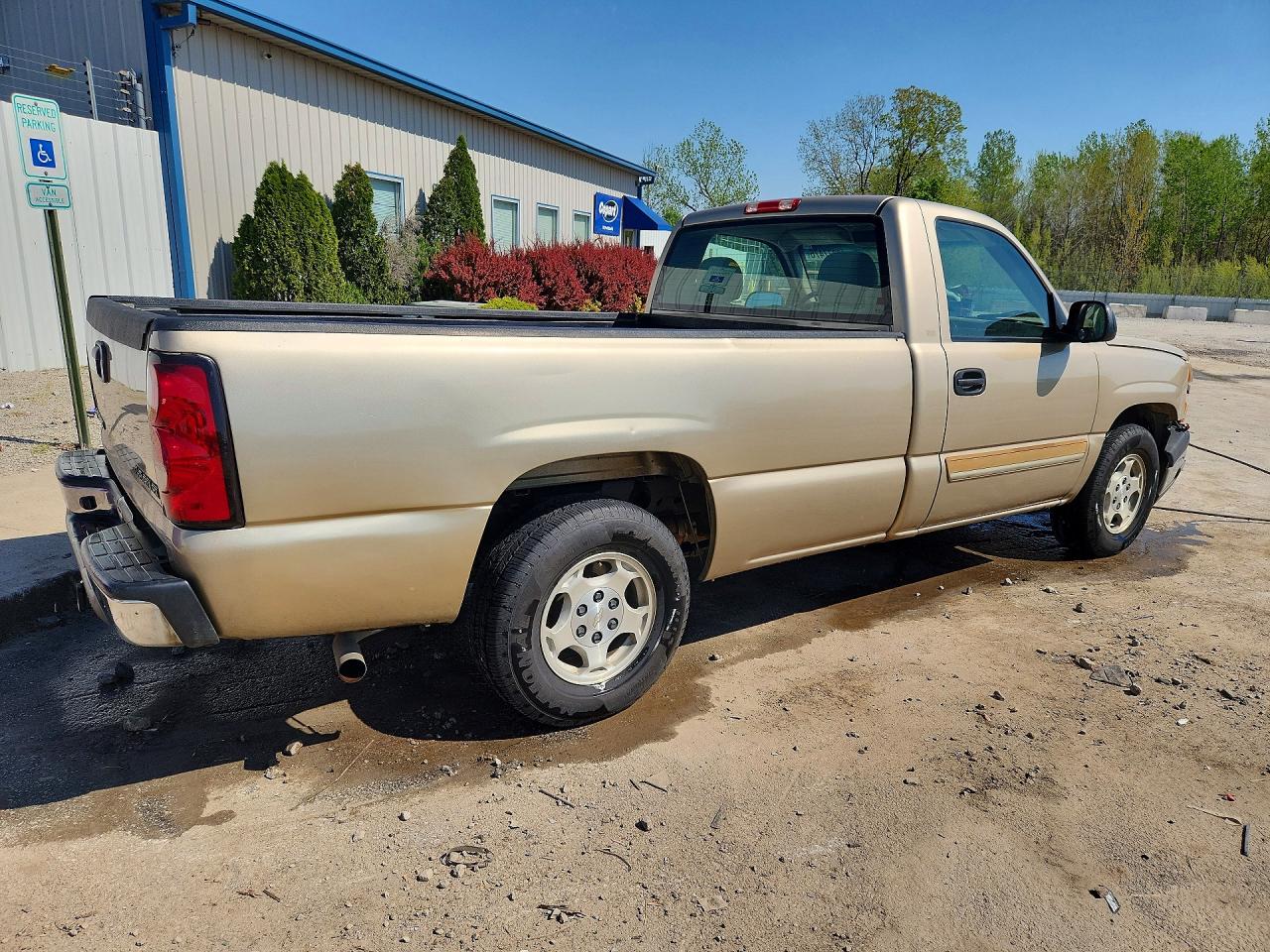 2004 Chevrolet Silverado C1500 Cream vin: 1GCEC14V54Z294361