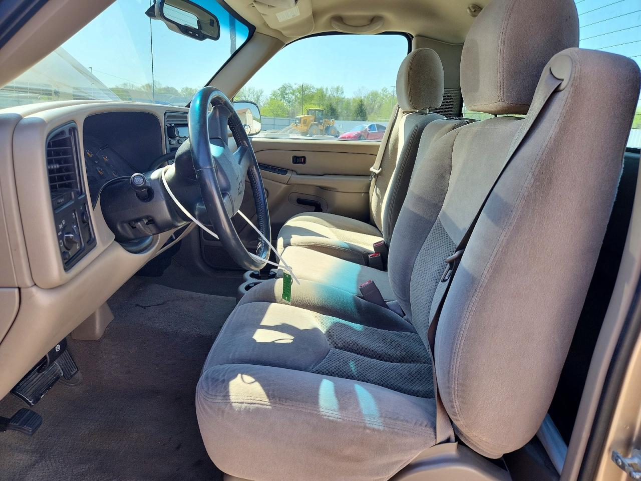 2004 Chevrolet Silverado C1500 Cream vin: 1GCEC14V54Z294361