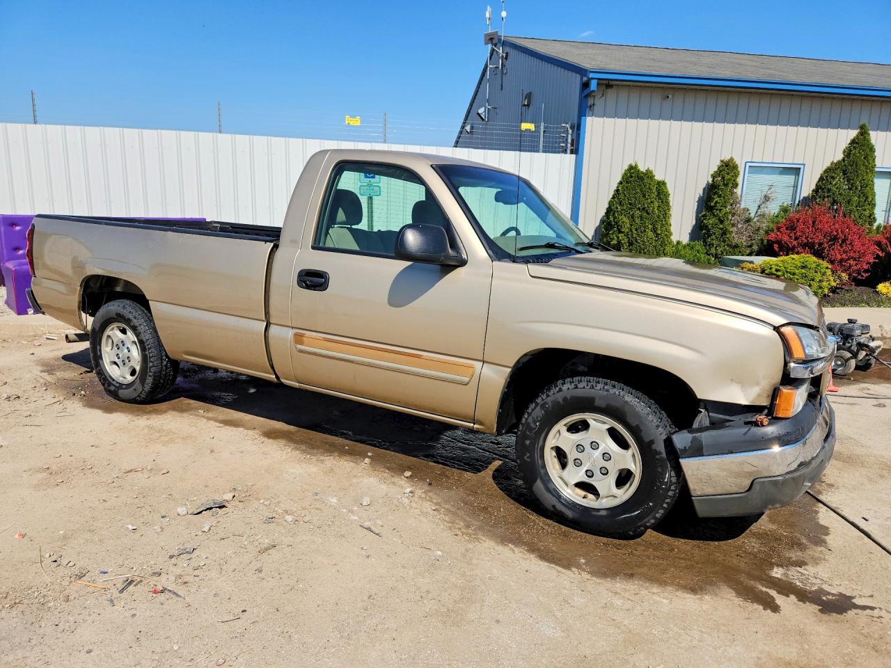 2004 Chevrolet Silverado C1500 Cream vin: 1GCEC14V54Z294361