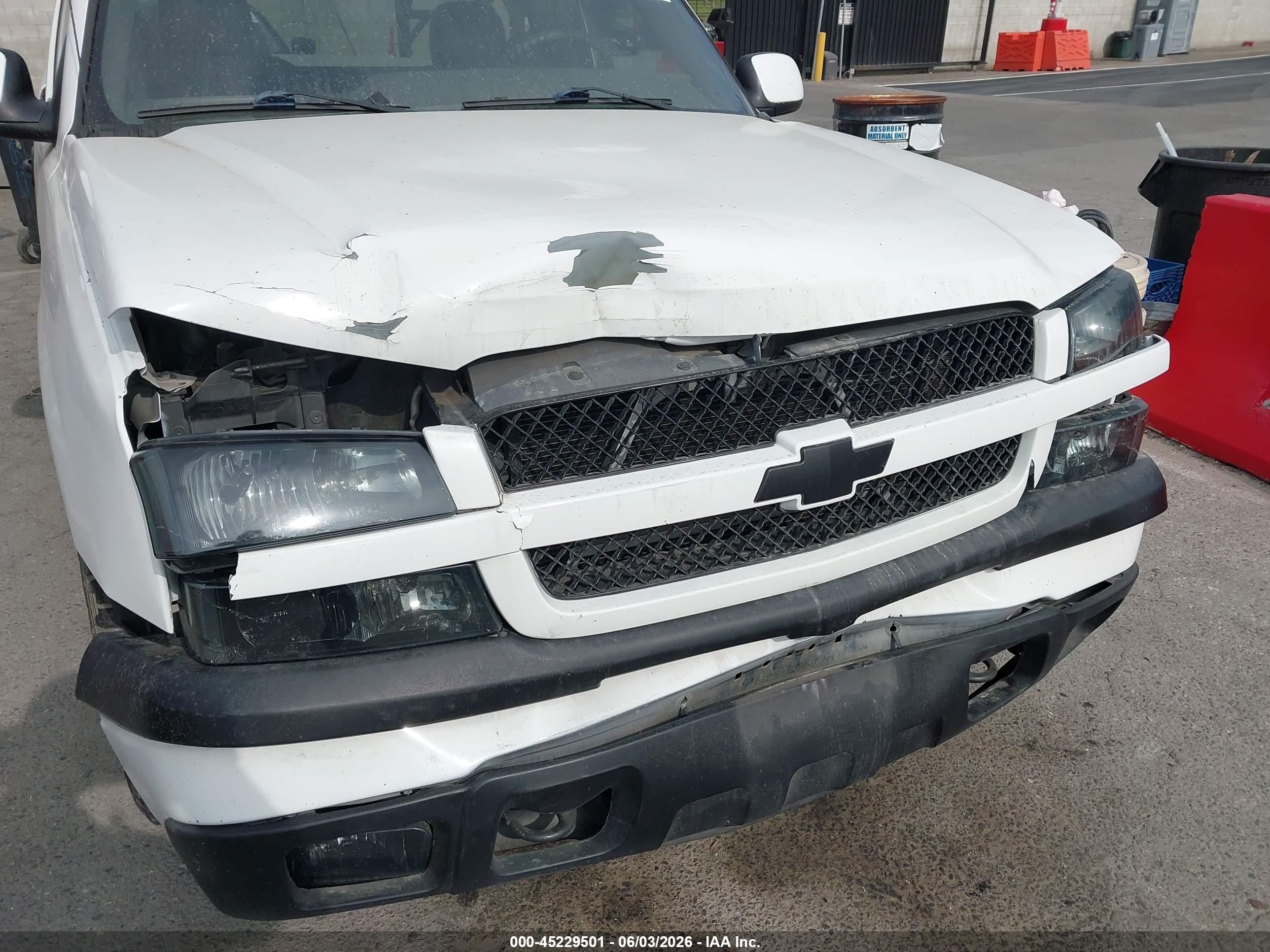 2005 Chevrolet Silverado 1500 Work Truck White vin: 1GCEC14V55Z350638