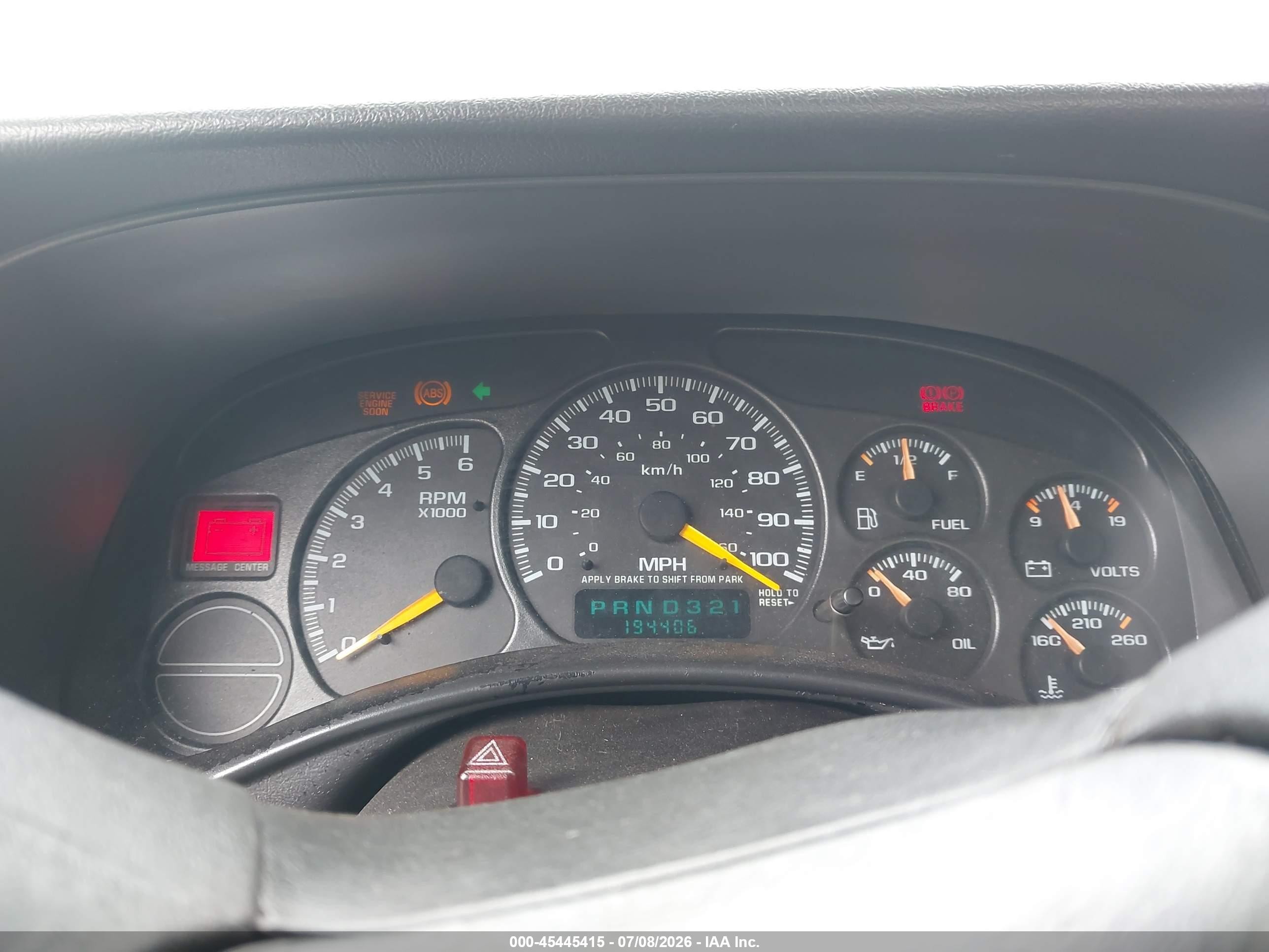 2002 Chevrolet Silverado 1500   Серебряный vin: 1GCEC14V62Z235638
