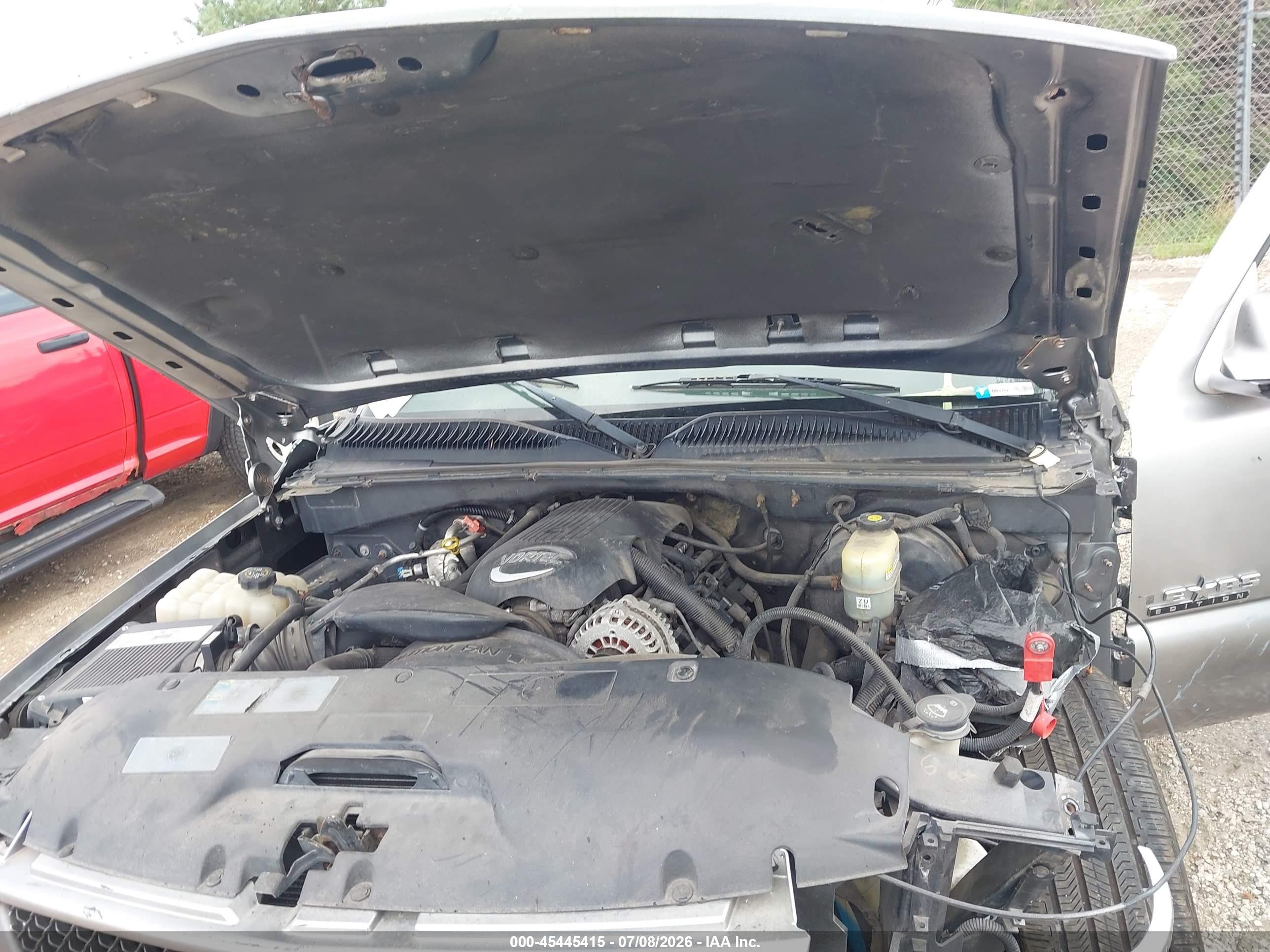 2002 Chevrolet Silverado 1500   Серебряный vin: 1GCEC14V62Z235638