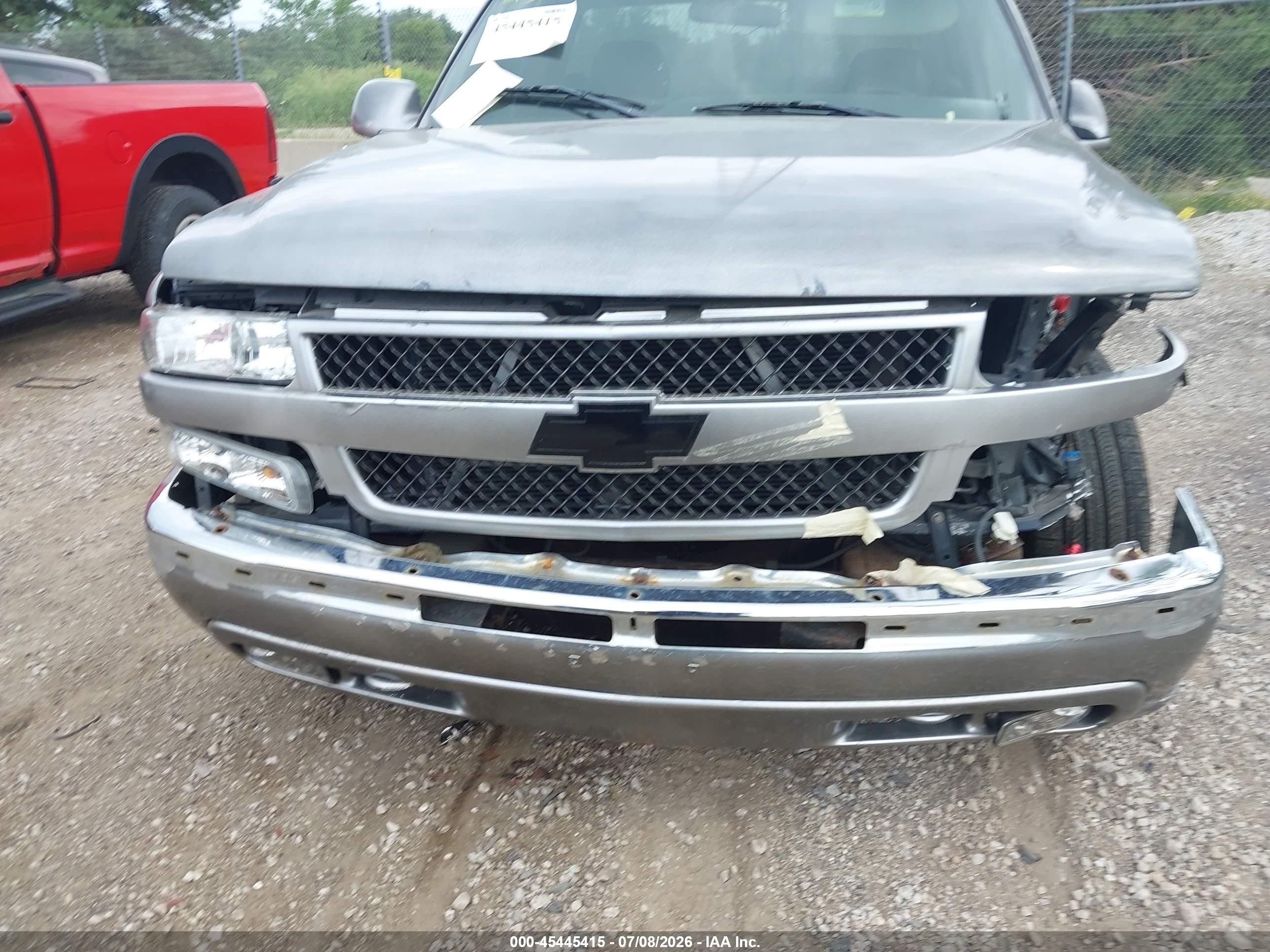 2002 Chevrolet Silverado 1500   Серебряный vin: 1GCEC14V62Z235638