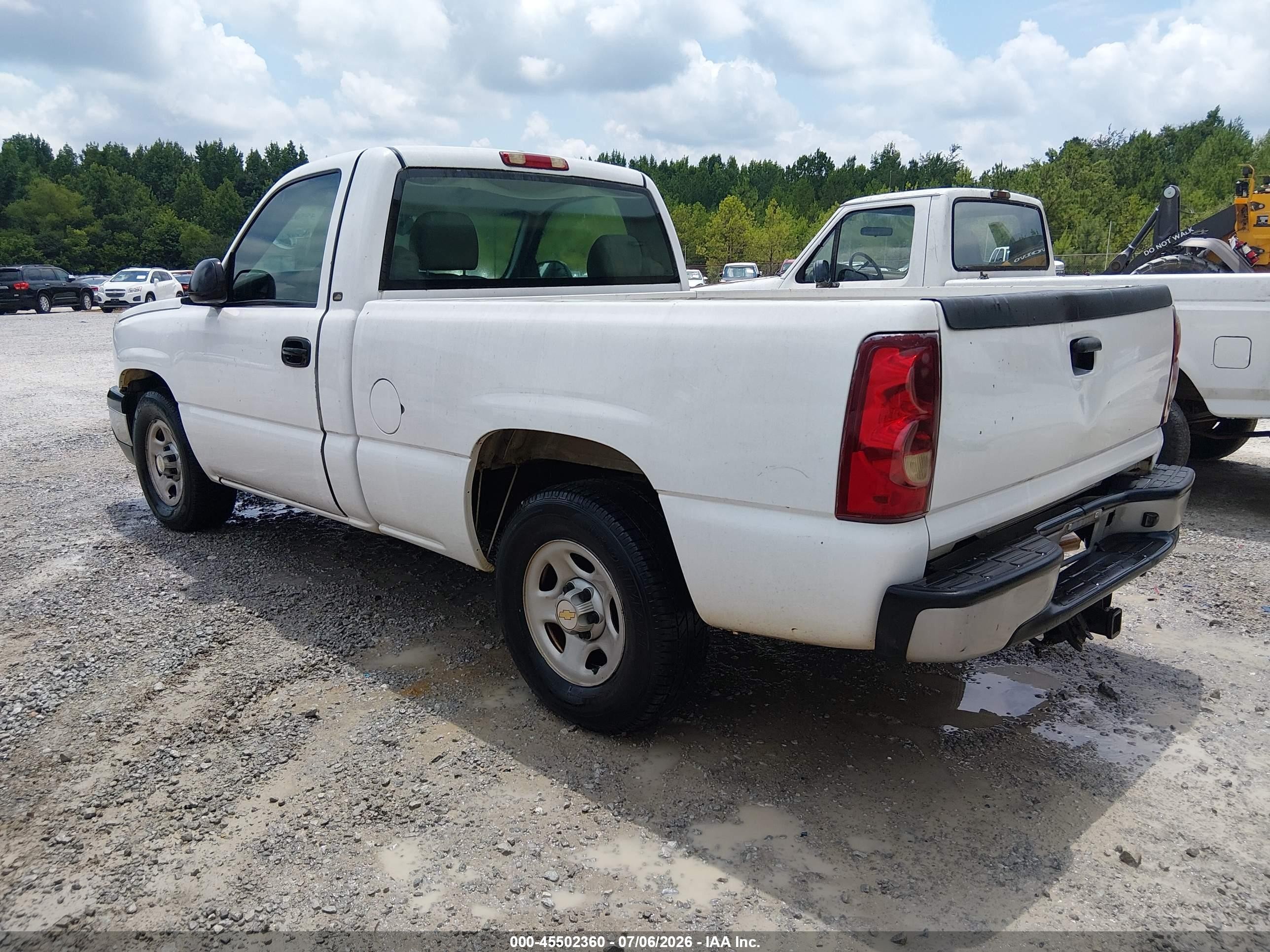 2003 Chevrolet Silverado 1500   White vin: 1GCEC14V63Z251646