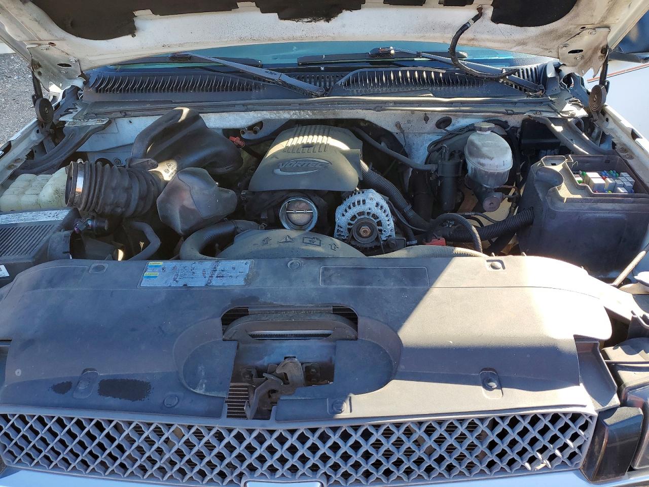 2004 Chevrolet Silverado C1500 White vin: 1GCEC14V64Z253544