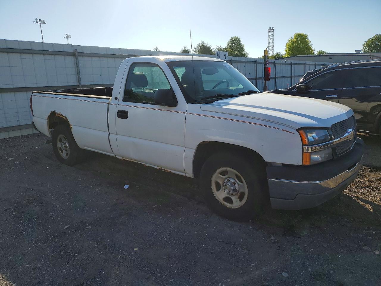 2004 Chevrolet Silverado C1500 White vin: 1GCEC14V64Z253544