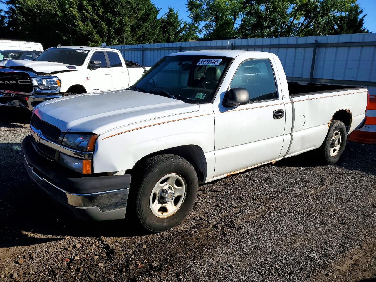 2004 Chevrolet Silverado C1500 White vin: 1GCEC14V64Z253544