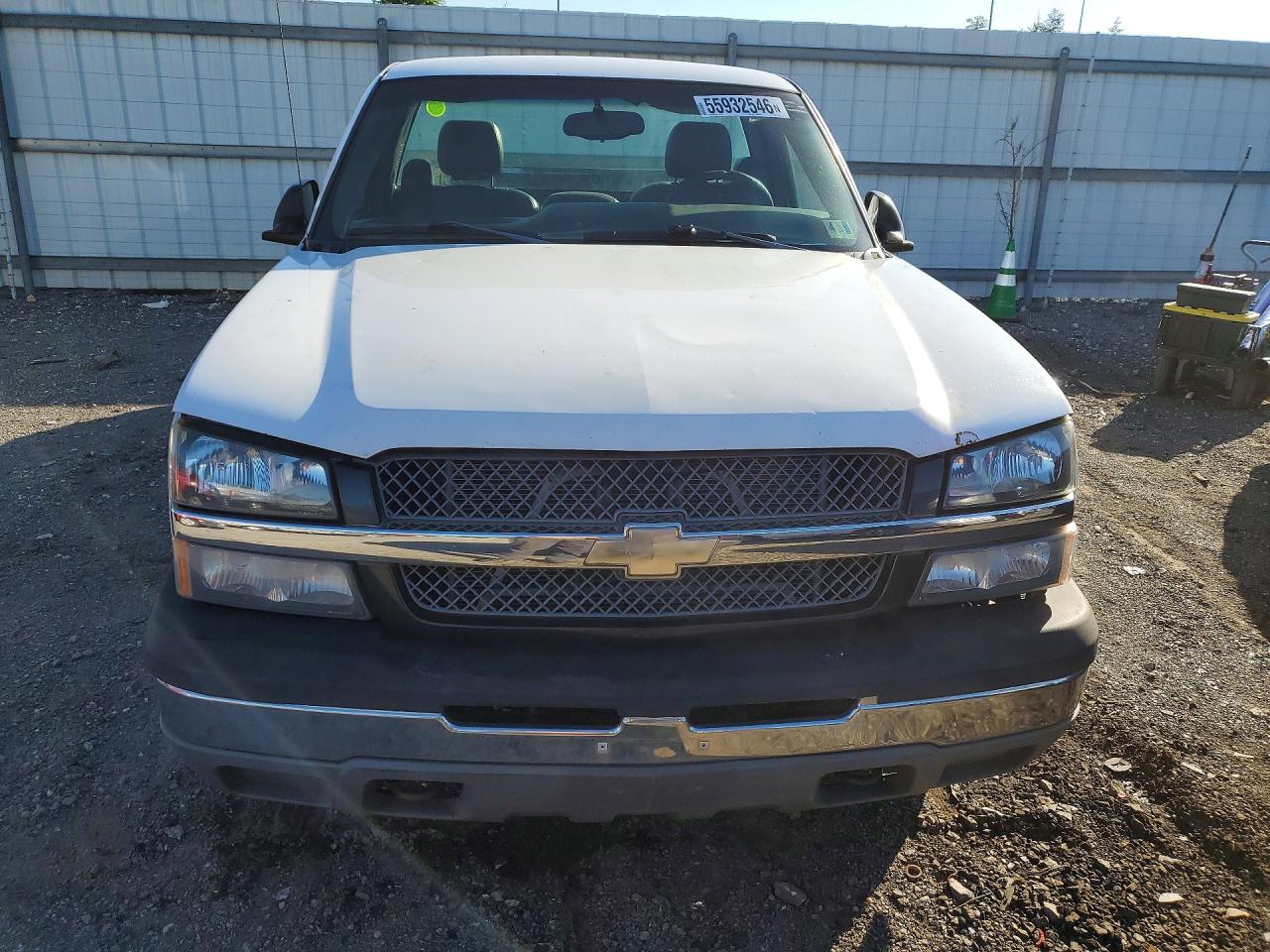 2004 Chevrolet Silverado C1500 White vin: 1GCEC14V64Z253544