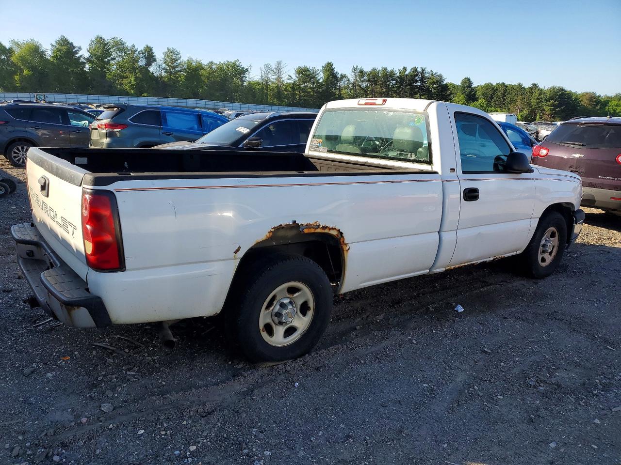 2004 Chevrolet Silverado C1500 White vin: 1GCEC14V64Z253544